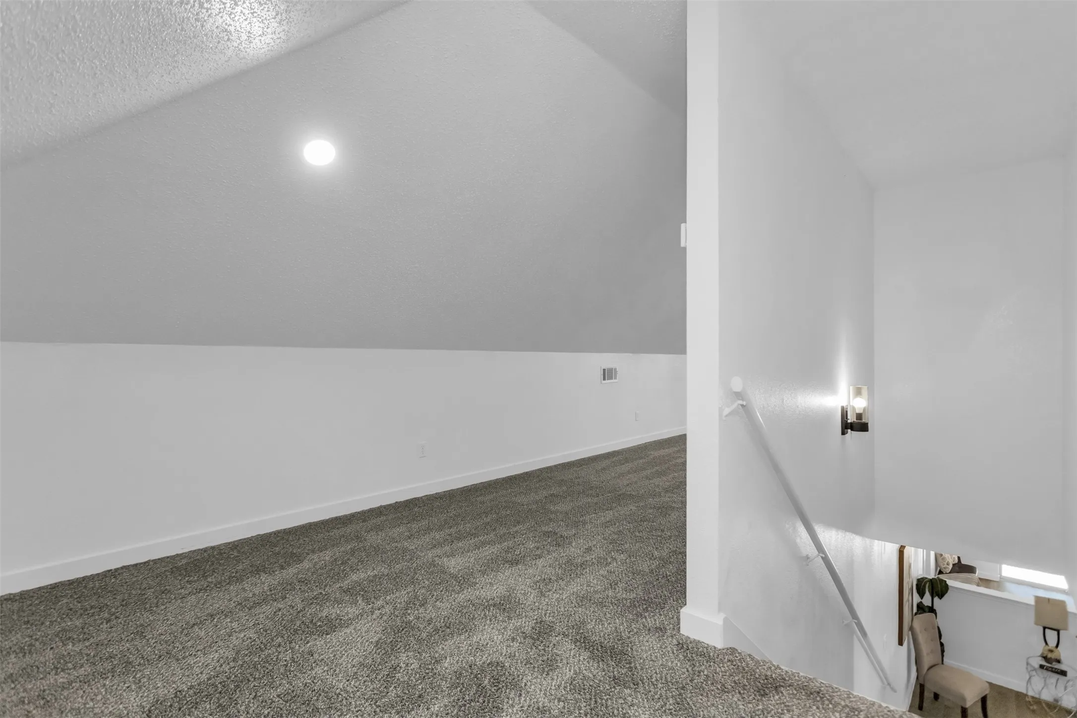 Single Family Residence For Sale in Dallas County , 522 Alameda Avenue, Duncanville, Texas 75137, 3 Bedroom, 3 Bathroom, 2 Garage spaces, 2,264 Sqft, built in 1993, mls#21341315, Real Estate Agent in Duncanville, Homes For Sale in Dallas county, Homes For Sale in Duncanville, Realtor in Duncanville Texas, Real Estate Brokerage Independent Realty Texas, Luminita Cordes Realtor