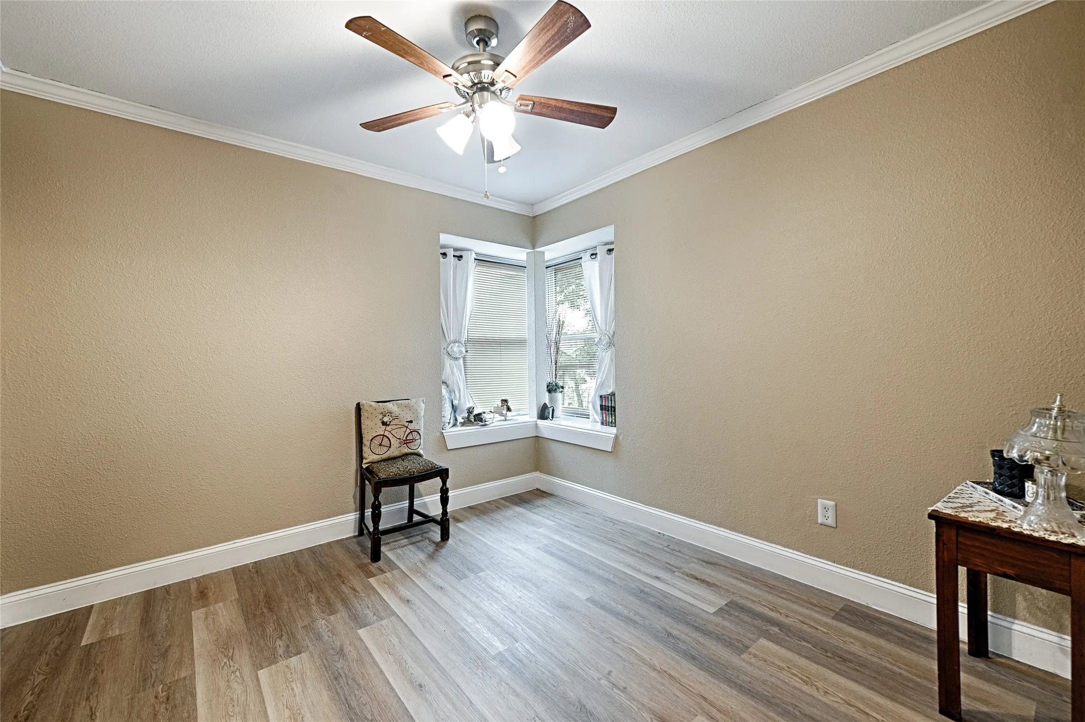 Single Family Residence For Sale in Dallas County , 7814 Clairmont Avenue, Rowlett, Texas 75089, 3 Bedroom, 2 Bathroom, 2 Garage spaces, 1,263 Sqft, built in 1986, mls#21341579, Real Estate Agent in Rowlett, Homes For Sale in Dallas county, Homes For Sale in Rowlett, Realtor in Rowlett Texas, Real Estate Brokerage Independent Realty Texas, Luminita Cordes Realtor
