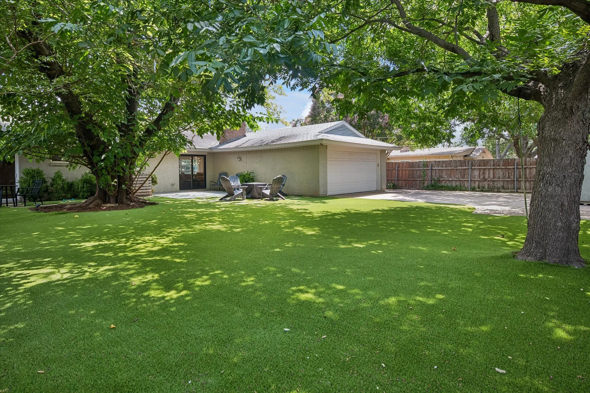 Single Family Residence For Sale in Dallas County , 3305 Dothan Lane, Dallas, Texas 75229, 4 Bedroom, 2 Bathroom, 2 Garage spaces, 1,831 Sqft, built in 1961, mls#21341441, Real Estate Agent in Dallas, Homes For Sale in Dallas county, Homes For Sale in Dallas, Realtor in Dallas Texas, Real Estate Brokerage Independent Realty Texas, Luminita Cordes Realtor