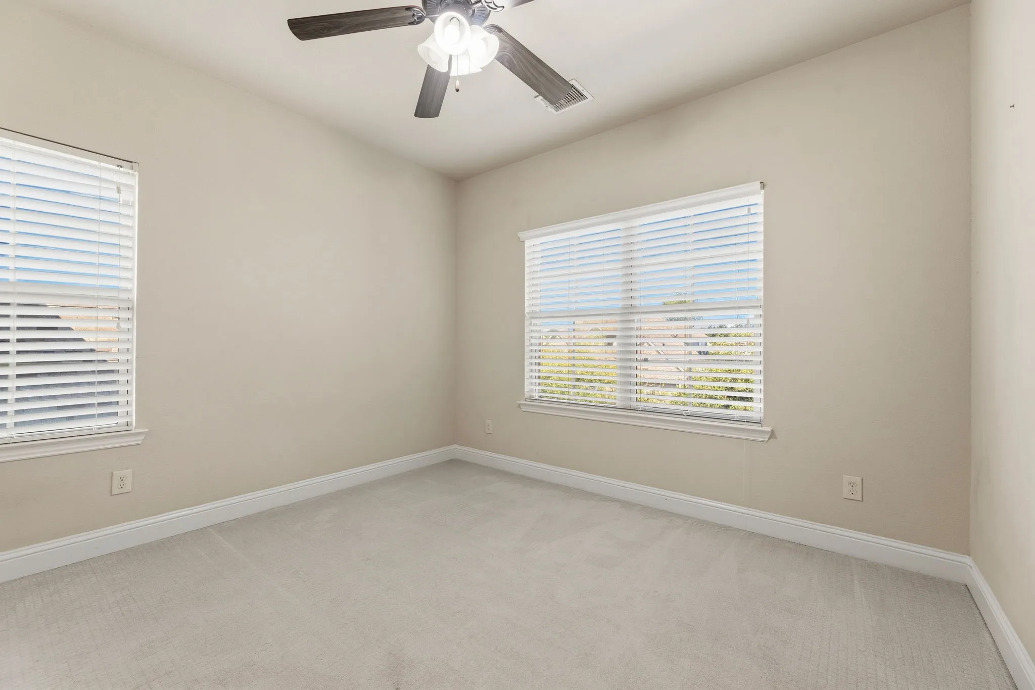 Single Family Residence For Rent in Collin County , 4405 Jubilee Drive, Mc Kinney, Texas 75070, 5 Bedroom, 4 Bathroom, 2 Garage spaces, 3,630 Sqft, built in 2014, mls#21341589, Real Estate Agent in Mc Kinney, Homes For Rent in Collin county, Homes For Rent in Mc Kinney, Realtor in Mc Kinney Texas, Real Estate Brokerage Independent Realty Texas, Luminita Cordes Realtor