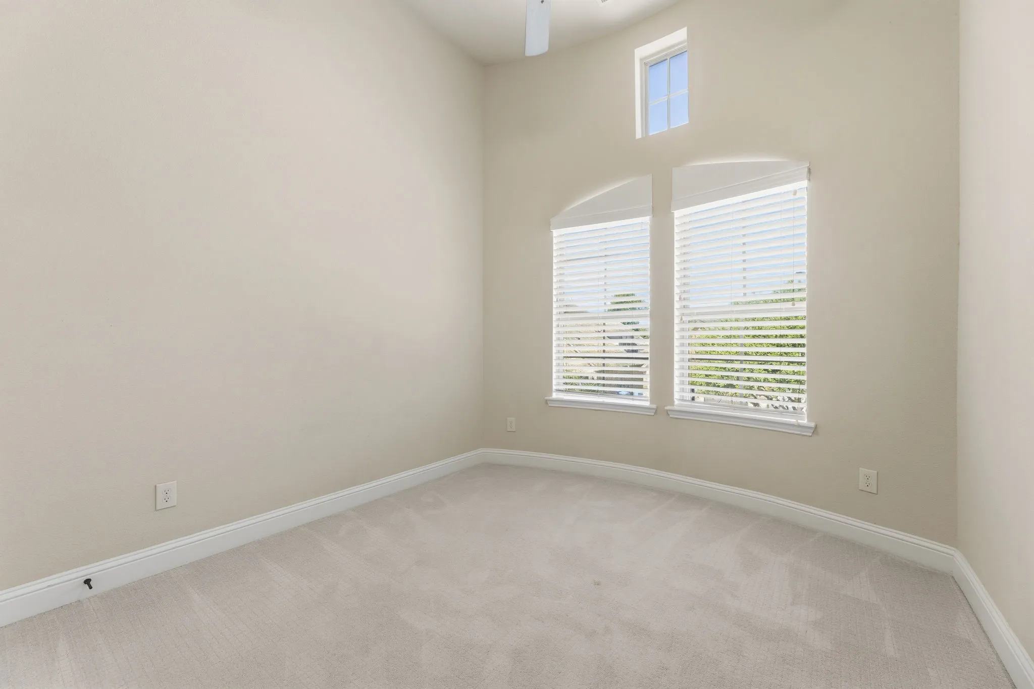 Single Family Residence For Rent in Collin County , 4405 Jubilee Drive, Mc Kinney, Texas 75070, 5 Bedroom, 4 Bathroom, 2 Garage spaces, 3,630 Sqft, built in 2014, mls#21341589, Real Estate Agent in Mc Kinney, Homes For Rent in Collin county, Homes For Rent in Mc Kinney, Realtor in Mc Kinney Texas, Real Estate Brokerage Independent Realty Texas, Luminita Cordes Realtor