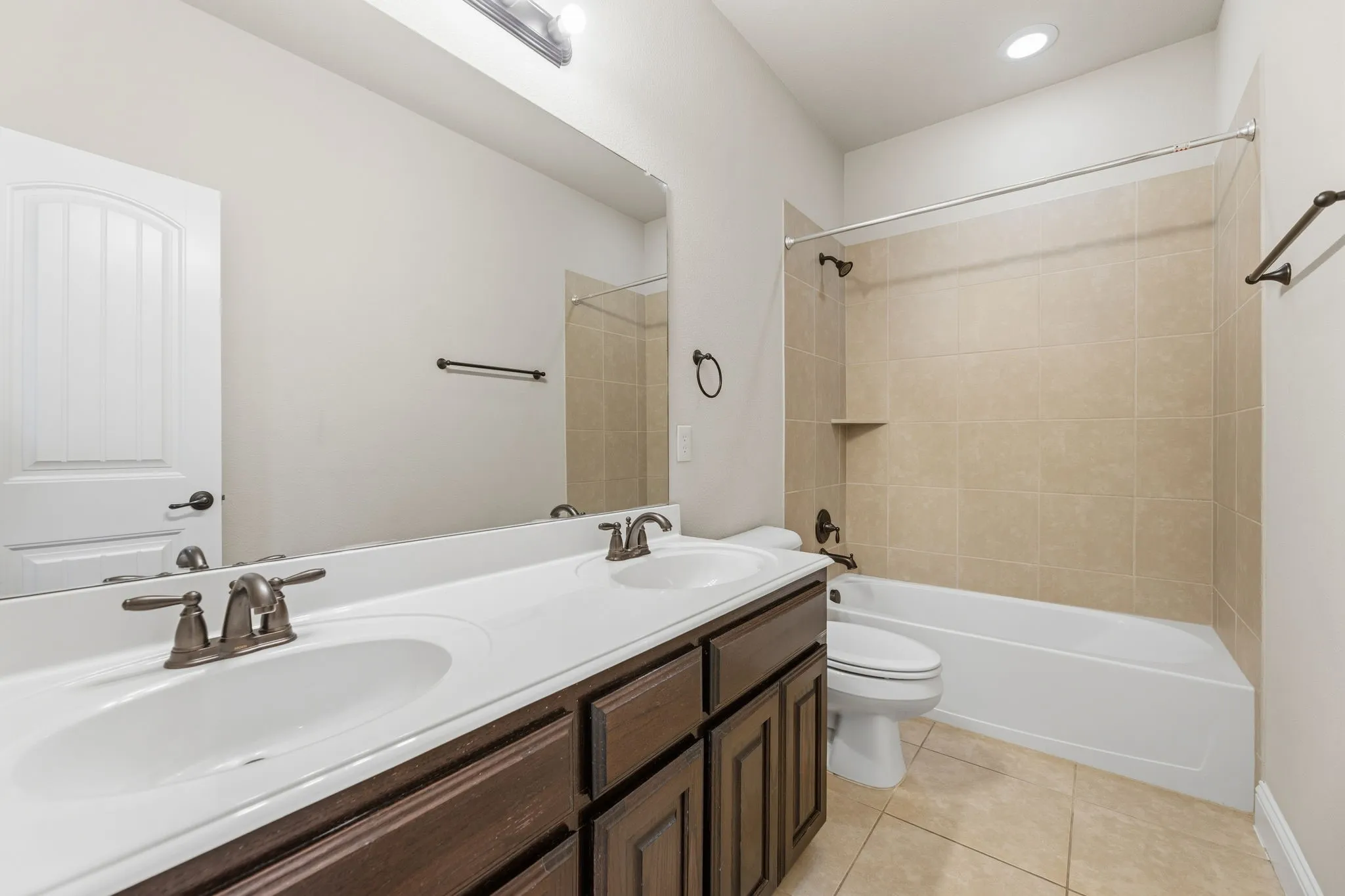 Single Family Residence For Rent in Collin County , 4405 Jubilee Drive, Mc Kinney, Texas 75070, 5 Bedroom, 4 Bathroom, 2 Garage spaces, 3,630 Sqft, built in 2014, mls#21341589, Real Estate Agent in Mc Kinney, Homes For Rent in Collin county, Homes For Rent in Mc Kinney, Realtor in Mc Kinney Texas, Real Estate Brokerage Independent Realty Texas, Luminita Cordes Realtor