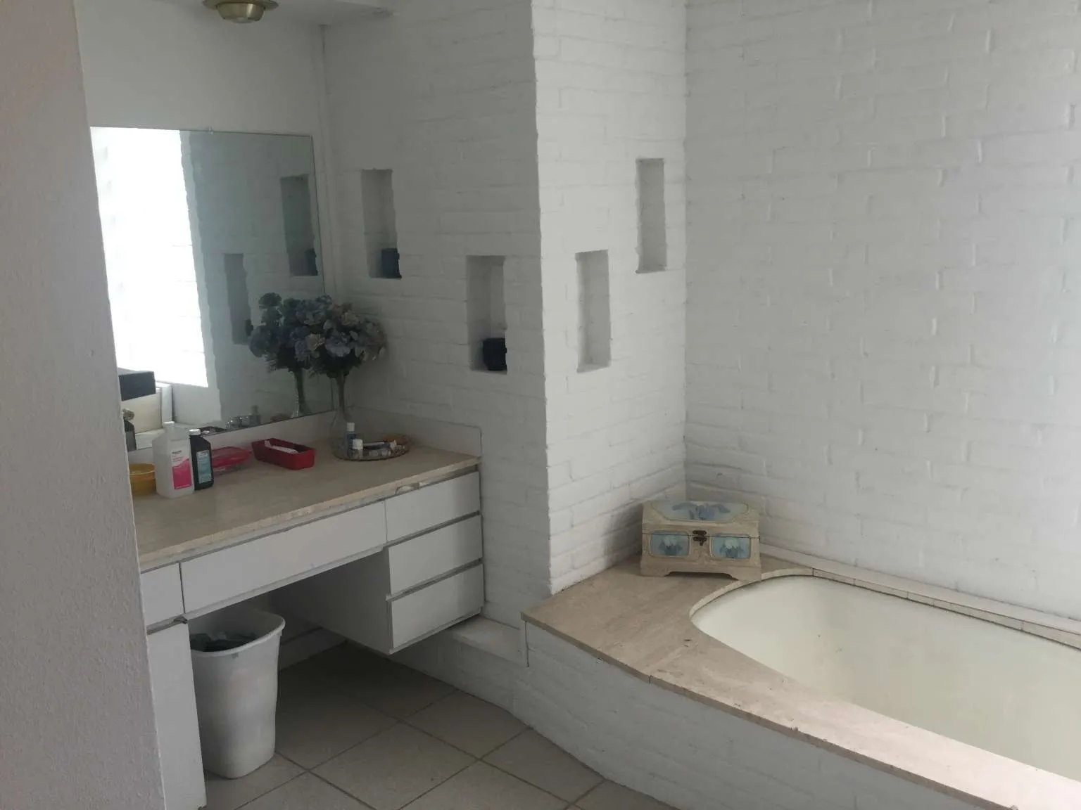 Single Family Residence For Sale in Dallas County , 2415 Skyline Drive, Irving, Texas 75038, 3 Bedroom, 3 Bathroom, 2 Garage spaces, 3,808 Sqft, built in 1962, mls#21341591, Real Estate Agent in Irving, Homes For Sale in Dallas county, Homes For Sale in Irving, Realtor in Irving Texas, Real Estate Brokerage Independent Realty Texas, Luminita Cordes Realtor