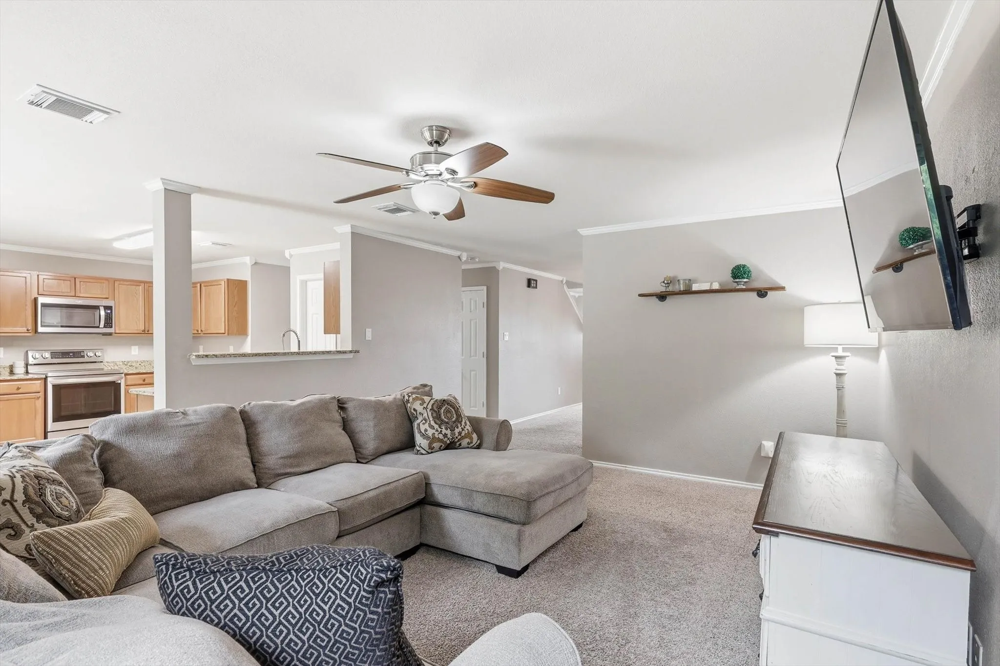 Single Family Residence For Sale in Denton County , 16637 Woodside Drive, Fort Worth, Texas 76247, 4 Bedroom, 3 Bathroom, 2 Garage spaces, 2,611 Sqft, built in 2005, mls#21341573, Real Estate Agent in Fort Worth, Homes For Sale in Denton county, Homes For Sale in Fort Worth, Realtor in Fort Worth Texas, Real Estate Brokerage Independent Realty Texas, Luminita Cordes Realtor