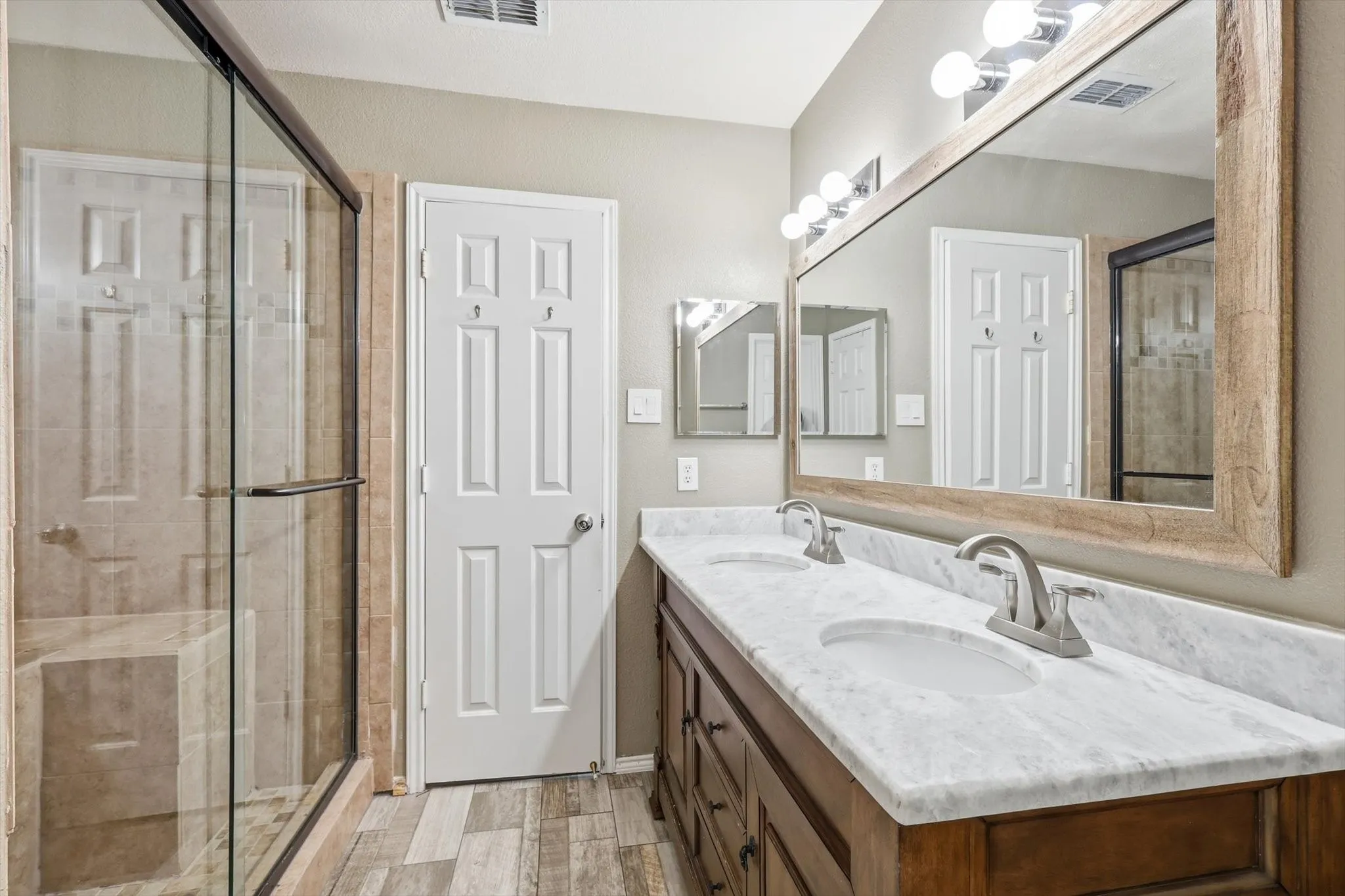 Single Family Residence For Sale in Denton County , 16637 Woodside Drive, Fort Worth, Texas 76247, 4 Bedroom, 3 Bathroom, 2 Garage spaces, 2,611 Sqft, built in 2005, mls#21341573, Real Estate Agent in Fort Worth, Homes For Sale in Denton county, Homes For Sale in Fort Worth, Realtor in Fort Worth Texas, Real Estate Brokerage Independent Realty Texas, Luminita Cordes Realtor