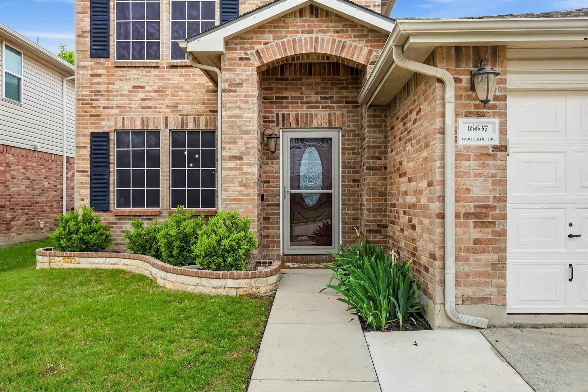 Single Family Residence For Sale in Denton County , 16637 Woodside Drive, Fort Worth, Texas 76247, 4 Bedroom, 3 Bathroom, 2 Garage spaces, 2,611 Sqft, built in 2005, mls#21341573, Real Estate Agent in Fort Worth, Homes For Sale in Denton county, Homes For Sale in Fort Worth, Realtor in Fort Worth Texas, Real Estate Brokerage Independent Realty Texas, Luminita Cordes Realtor