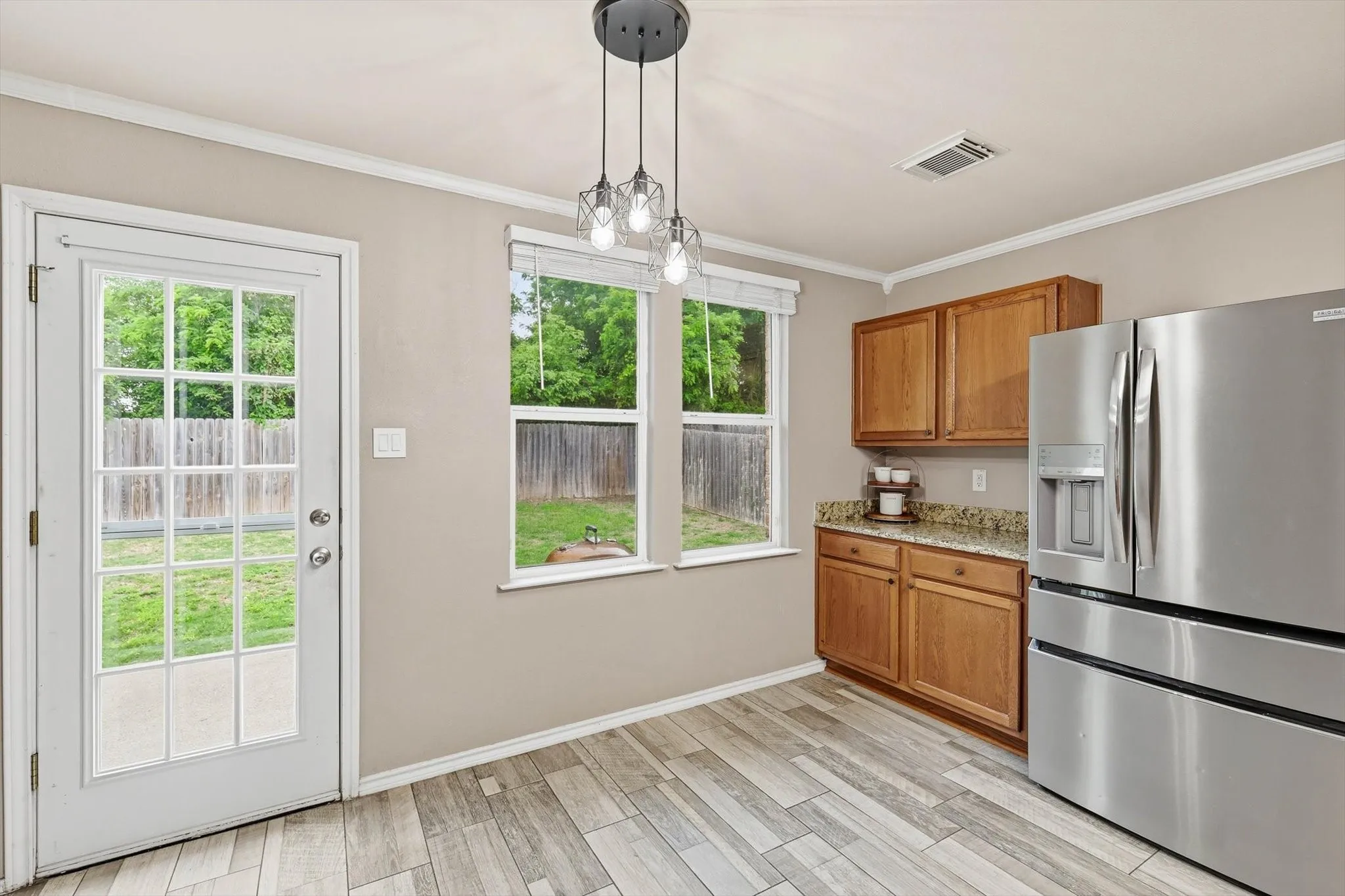Single Family Residence For Sale in Denton County , 16637 Woodside Drive, Fort Worth, Texas 76247, 4 Bedroom, 3 Bathroom, 2 Garage spaces, 2,611 Sqft, built in 2005, mls#21341573, Real Estate Agent in Fort Worth, Homes For Sale in Denton county, Homes For Sale in Fort Worth, Realtor in Fort Worth Texas, Real Estate Brokerage Independent Realty Texas, Luminita Cordes Realtor
