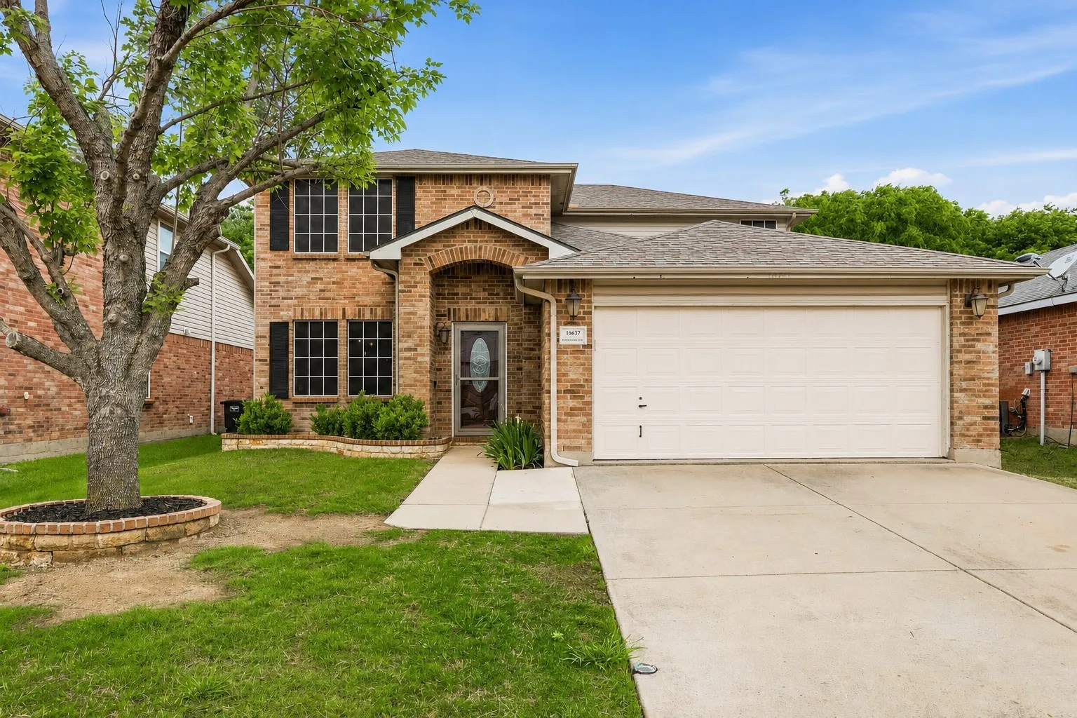 Single Family Residence For Sale in Denton County , 16637 Woodside Drive, Fort Worth, Texas 76247, 4 Bedroom, 3 Bathroom, 2 Garage spaces, 2,611 Sqft, built in 2005, mls#21341573, Real Estate Agent in Fort Worth, Homes For Sale in Denton county, Homes For Sale in Fort Worth, Realtor in Fort Worth Texas, Real Estate Brokerage Independent Realty Texas, Luminita Cordes Realtor
