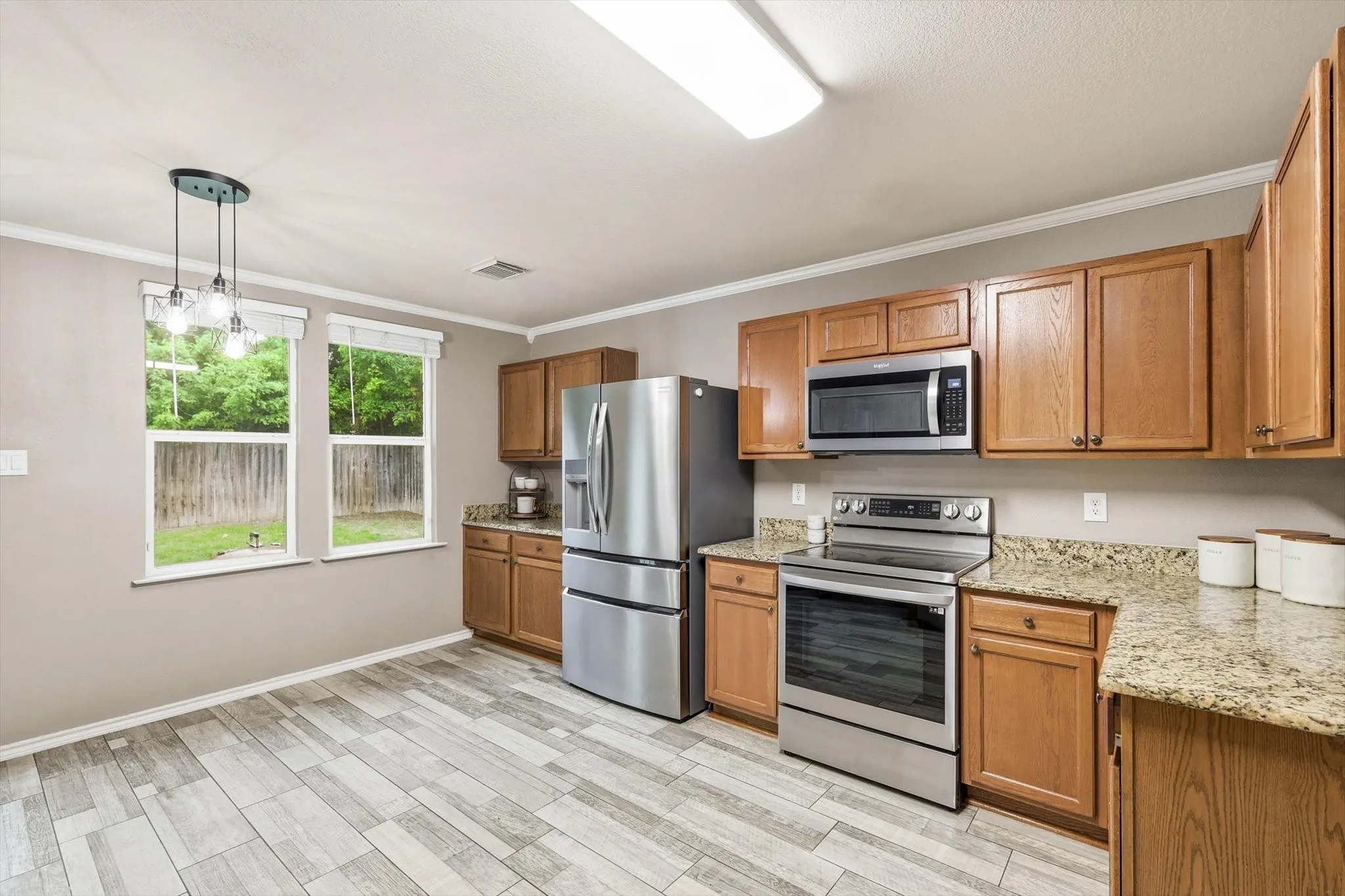 Single Family Residence For Sale in Denton County , 16637 Woodside Drive, Fort Worth, Texas 76247, 4 Bedroom, 3 Bathroom, 2 Garage spaces, 2,611 Sqft, built in 2005, mls#21341573, Real Estate Agent in Fort Worth, Homes For Sale in Denton county, Homes For Sale in Fort Worth, Realtor in Fort Worth Texas, Real Estate Brokerage Independent Realty Texas, Luminita Cordes Realtor