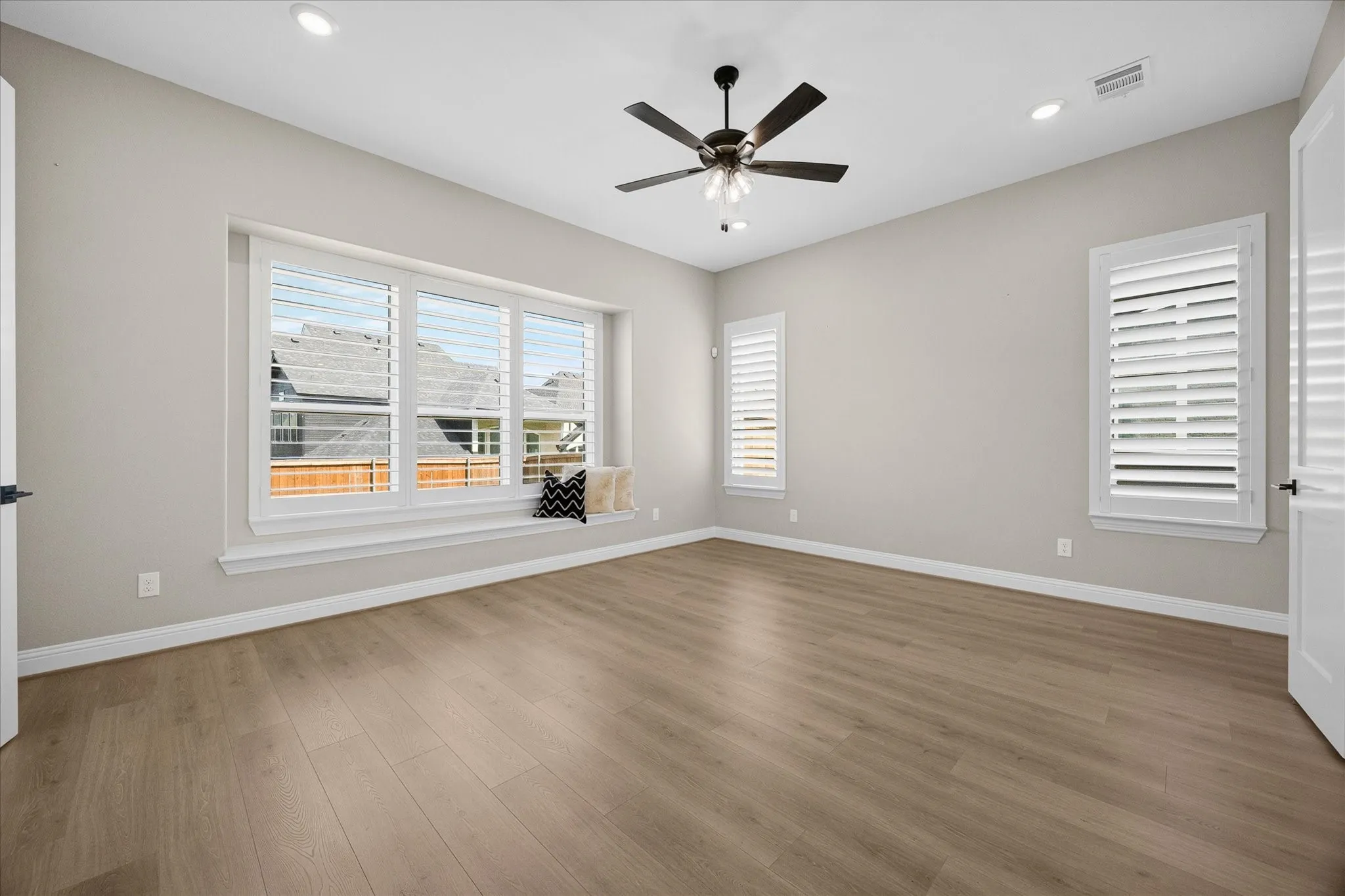 Single Family Residence For Sale in Rockwall County , 3718 Herrick Street, Rockwall, Texas 75032, 5 Bedroom, 4 Bathroom, 3 Garage spaces, 4,144 Sqft, built in 2025, mls#21341247, Real Estate Agent in Rockwall, Homes For Sale in Rockwall county, Homes For Sale in Rockwall, Realtor in Rockwall Texas, Real Estate Brokerage Independent Realty Texas, Luminita Cordes Realtor