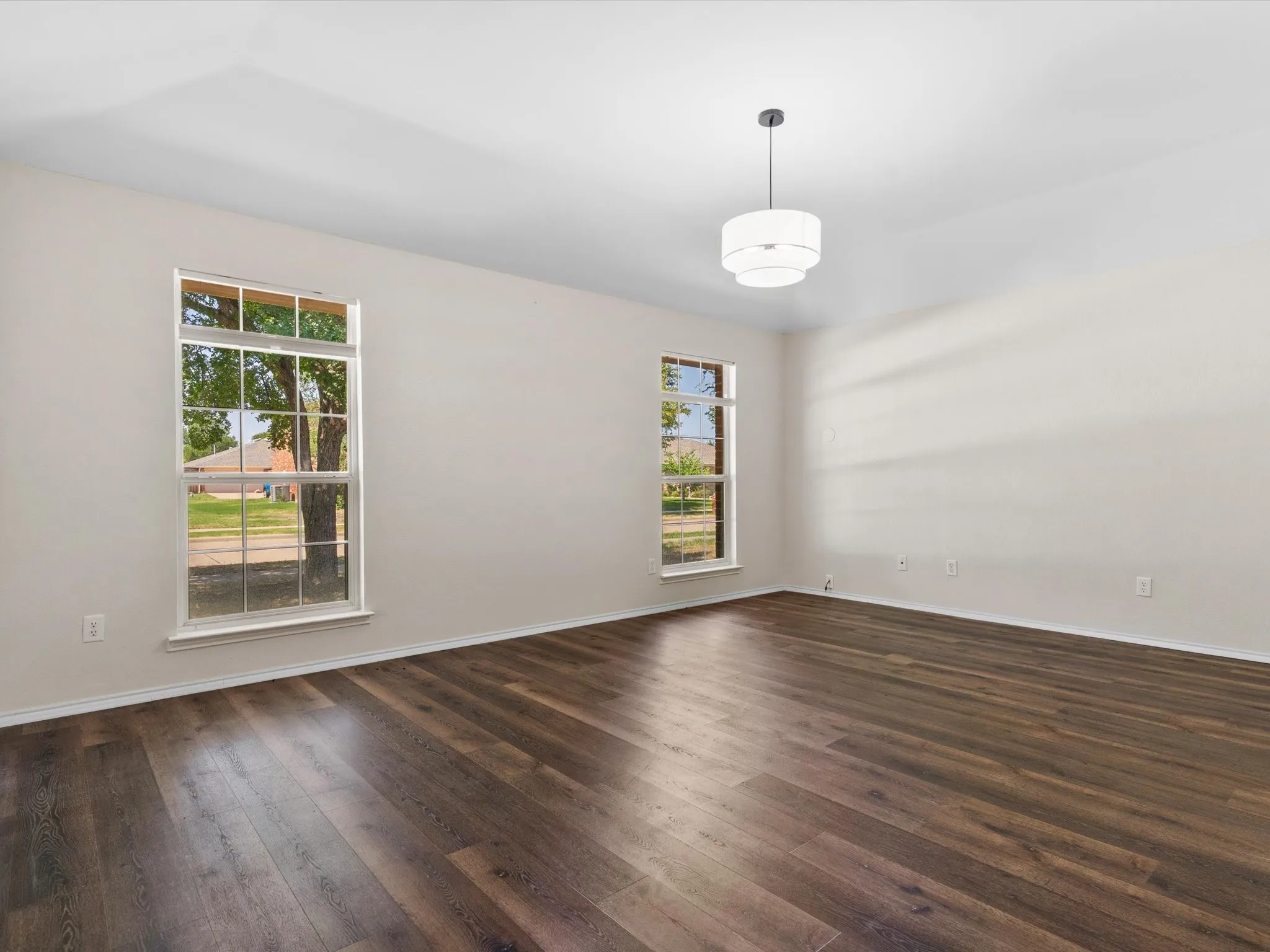 Single Family Residence For Sale in Denton County , 4105 Freedom Lane, Frisco, Texas 75033, 3 Bedroom, 2 Bathroom, 2 Garage spaces, 1,919 Sqft, built in 2002, mls#21334384, Real Estate Agent in Frisco, Homes For Sale in Denton county, Homes For Sale in Frisco, Realtor in Frisco Texas, Real Estate Brokerage Independent Realty Texas, Luminita Cordes Realtor