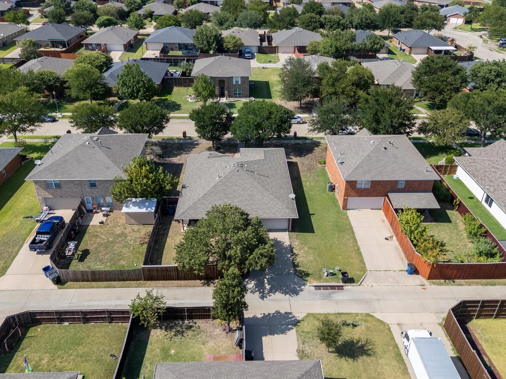 Single Family Residence For Sale in Denton County , 4105 Freedom Lane, Frisco, Texas 75033, 3 Bedroom, 2 Bathroom, 2 Garage spaces, 1,919 Sqft, built in 2002, mls#21334384, Real Estate Agent in Frisco, Homes For Sale in Denton county, Homes For Sale in Frisco, Realtor in Frisco Texas, Real Estate Brokerage Independent Realty Texas, Luminita Cordes Realtor