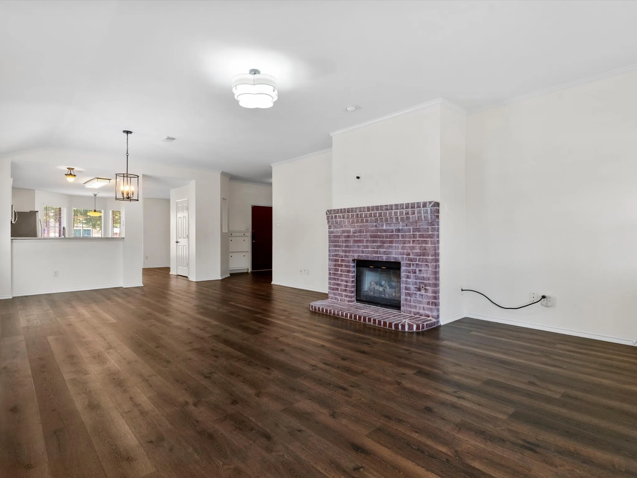 Single Family Residence For Sale in Denton County , 4105 Freedom Lane, Frisco, Texas 75033, 3 Bedroom, 2 Bathroom, 2 Garage spaces, 1,919 Sqft, built in 2002, mls#21334384, Real Estate Agent in Frisco, Homes For Sale in Denton county, Homes For Sale in Frisco, Realtor in Frisco Texas, Real Estate Brokerage Independent Realty Texas, Luminita Cordes Realtor