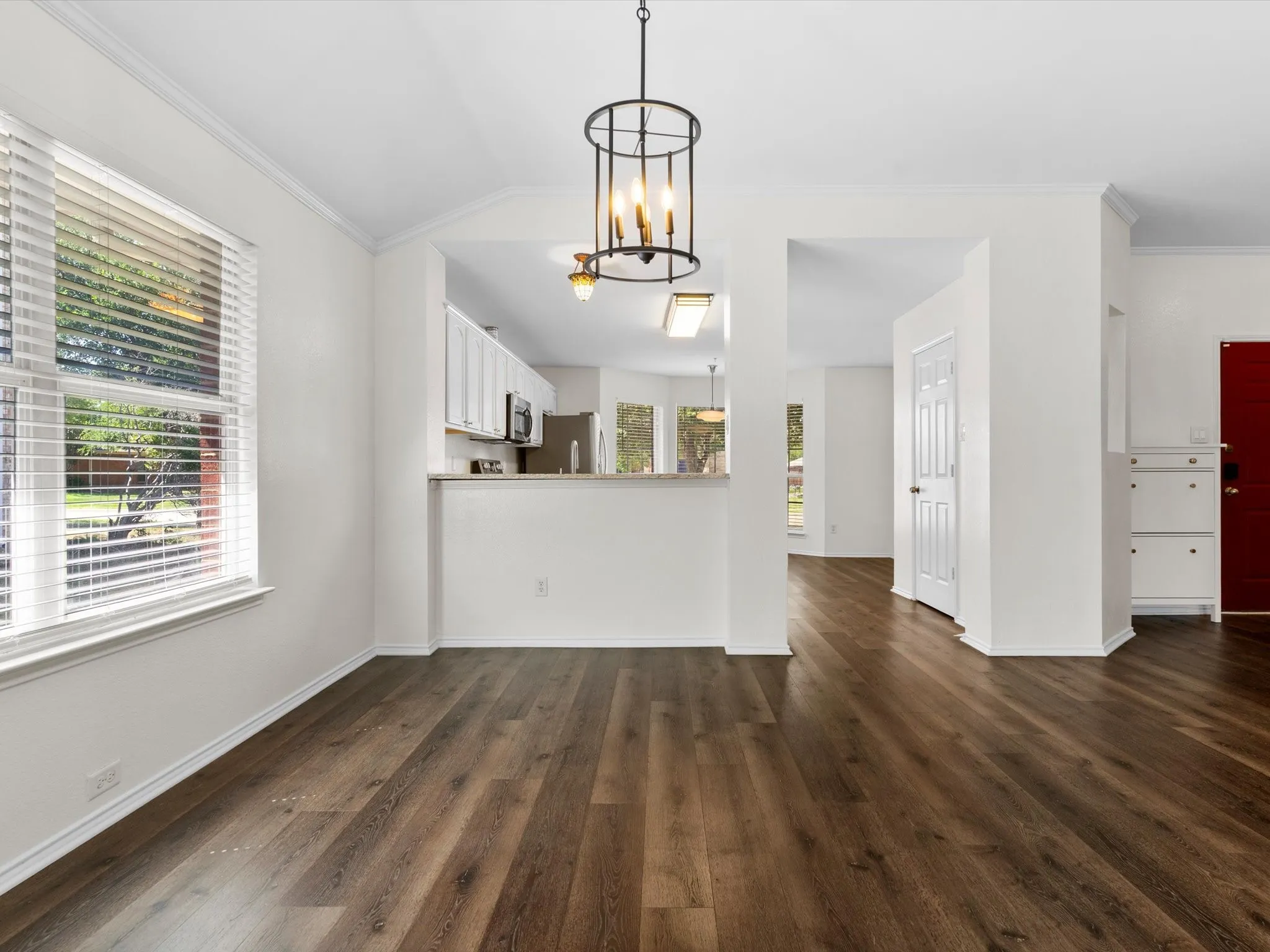 Single Family Residence For Sale in Denton County , 4105 Freedom Lane, Frisco, Texas 75033, 3 Bedroom, 2 Bathroom, 2 Garage spaces, 1,919 Sqft, built in 2002, mls#21334384, Real Estate Agent in Frisco, Homes For Sale in Denton county, Homes For Sale in Frisco, Realtor in Frisco Texas, Real Estate Brokerage Independent Realty Texas, Luminita Cordes Realtor