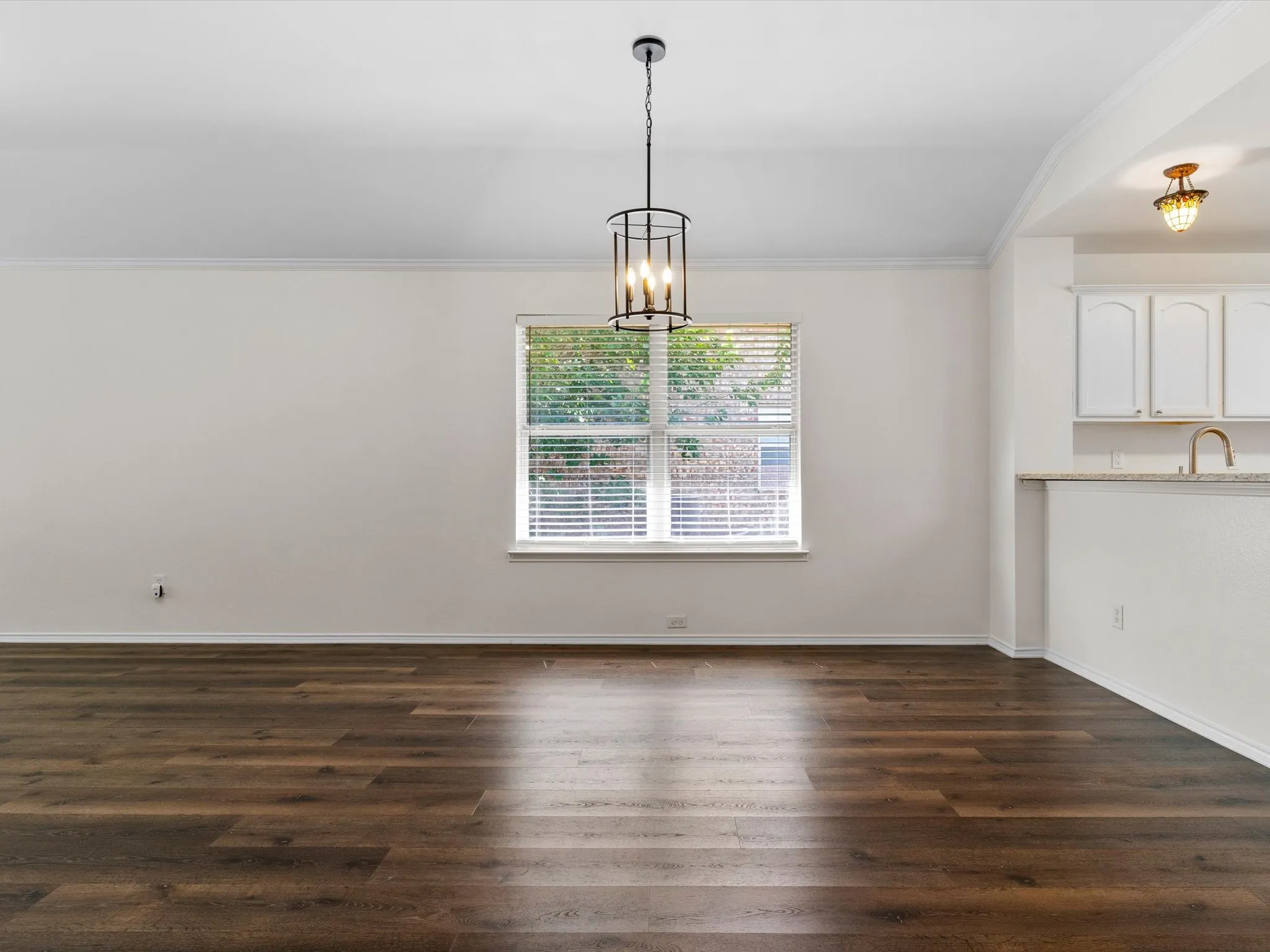 Single Family Residence For Sale in Denton County , 4105 Freedom Lane, Frisco, Texas 75033, 3 Bedroom, 2 Bathroom, 2 Garage spaces, 1,919 Sqft, built in 2002, mls#21334384, Real Estate Agent in Frisco, Homes For Sale in Denton county, Homes For Sale in Frisco, Realtor in Frisco Texas, Real Estate Brokerage Independent Realty Texas, Luminita Cordes Realtor