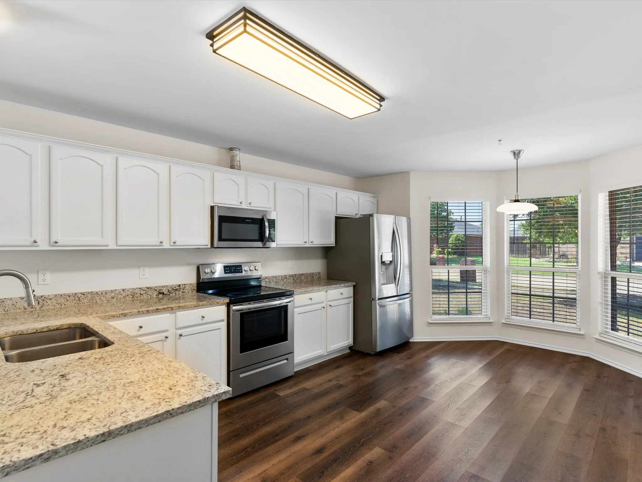 Single Family Residence For Sale in Denton County , 4105 Freedom Lane, Frisco, Texas 75033, 3 Bedroom, 2 Bathroom, 2 Garage spaces, 1,919 Sqft, built in 2002, mls#21334384, Real Estate Agent in Frisco, Homes For Sale in Denton county, Homes For Sale in Frisco, Realtor in Frisco Texas, Real Estate Brokerage Independent Realty Texas, Luminita Cordes Realtor