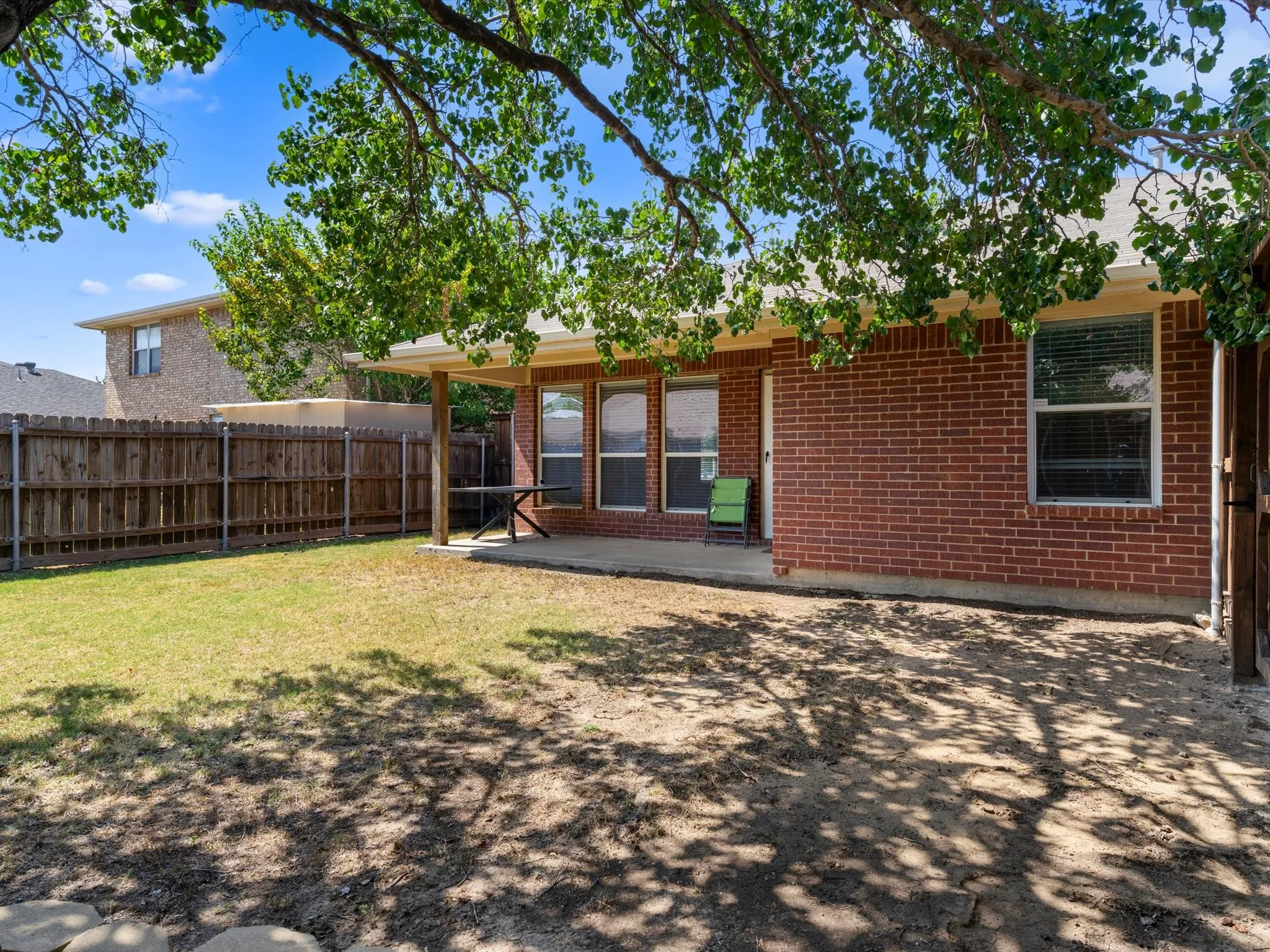 Single Family Residence For Sale in Denton County , 4105 Freedom Lane, Frisco, Texas 75033, 3 Bedroom, 2 Bathroom, 2 Garage spaces, 1,919 Sqft, built in 2002, mls#21334384, Real Estate Agent in Frisco, Homes For Sale in Denton county, Homes For Sale in Frisco, Realtor in Frisco Texas, Real Estate Brokerage Independent Realty Texas, Luminita Cordes Realtor