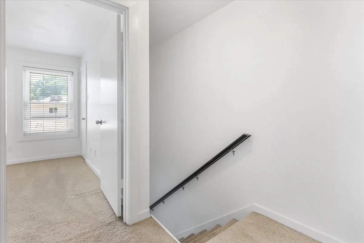 Condominium For Rent in Dallas County , 5505 Live Oak Street 116, Dallas, Texas 75206, 2 Bedroom, 3 Bathroom, 2 Garage spaces, 1,003 Sqft, built in 1982, mls#21341603, Real Estate Agent in Dallas, Homes For Rent in Dallas county, Homes For Rent in Dallas, Realtor in Dallas Texas, Real Estate Brokerage Independent Realty Texas, Luminita Cordes Realtor