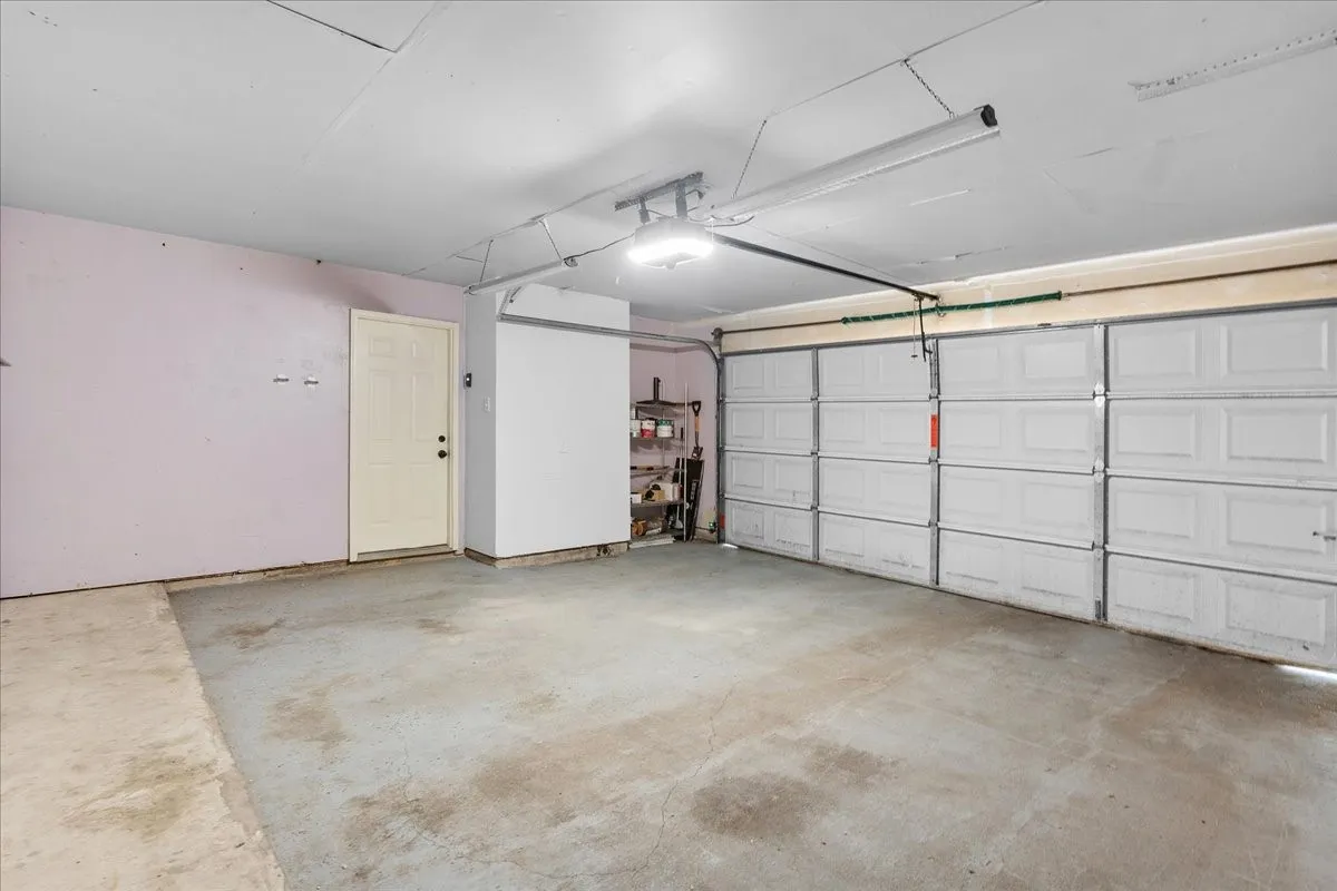 Condominium For Rent in Dallas County , 5505 Live Oak Street 116, Dallas, Texas 75206, 2 Bedroom, 3 Bathroom, 2 Garage spaces, 1,003 Sqft, built in 1982, mls#21341603, Real Estate Agent in Dallas, Homes For Rent in Dallas county, Homes For Rent in Dallas, Realtor in Dallas Texas, Real Estate Brokerage Independent Realty Texas, Luminita Cordes Realtor