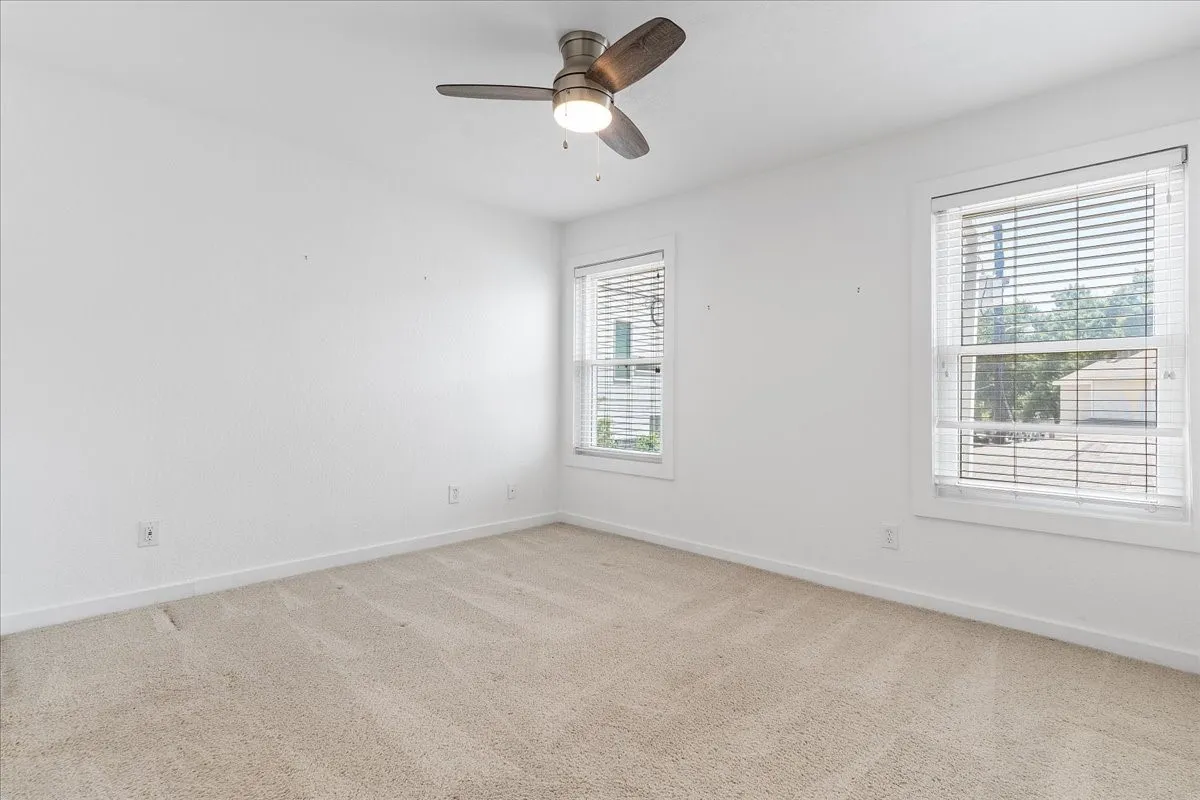 Condominium For Rent in Dallas County , 5505 Live Oak Street 116, Dallas, Texas 75206, 2 Bedroom, 3 Bathroom, 2 Garage spaces, 1,003 Sqft, built in 1982, mls#21341603, Real Estate Agent in Dallas, Homes For Rent in Dallas county, Homes For Rent in Dallas, Realtor in Dallas Texas, Real Estate Brokerage Independent Realty Texas, Luminita Cordes Realtor