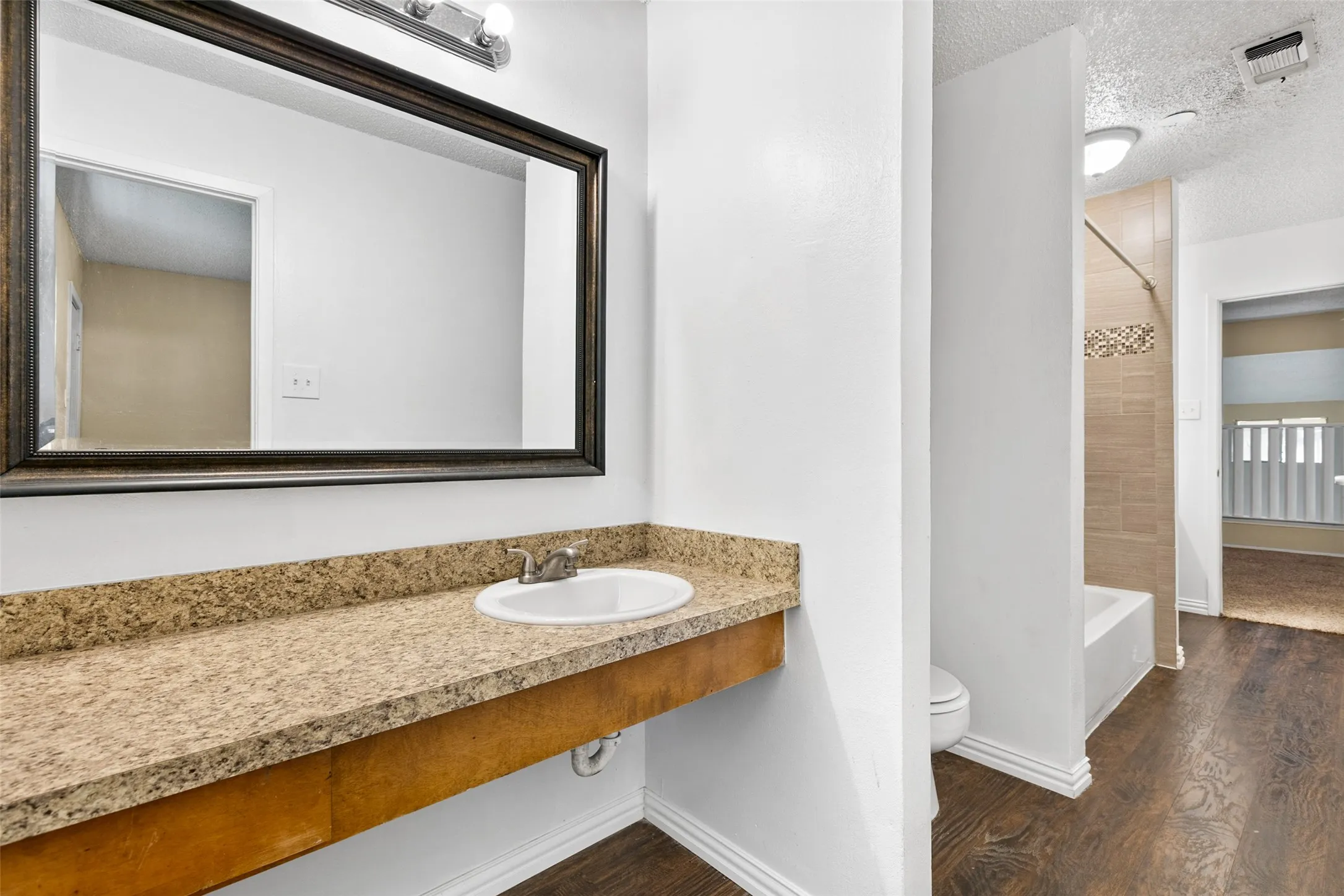 Quadruplex For Rent in Tarrant County , 1140 Tyra Lane C, Fort Worth, Texas 76114, 2 Bedroom, 2 Bathroom, Garage spaces, 1,250 Sqft, built in 1983, mls#21341604, Real Estate Agent in Fort Worth, Homes For Rent in Tarrant county, Homes For Rent in Fort Worth, Realtor in Fort Worth Texas, Real Estate Brokerage Independent Realty Texas, Luminita Cordes Realtor