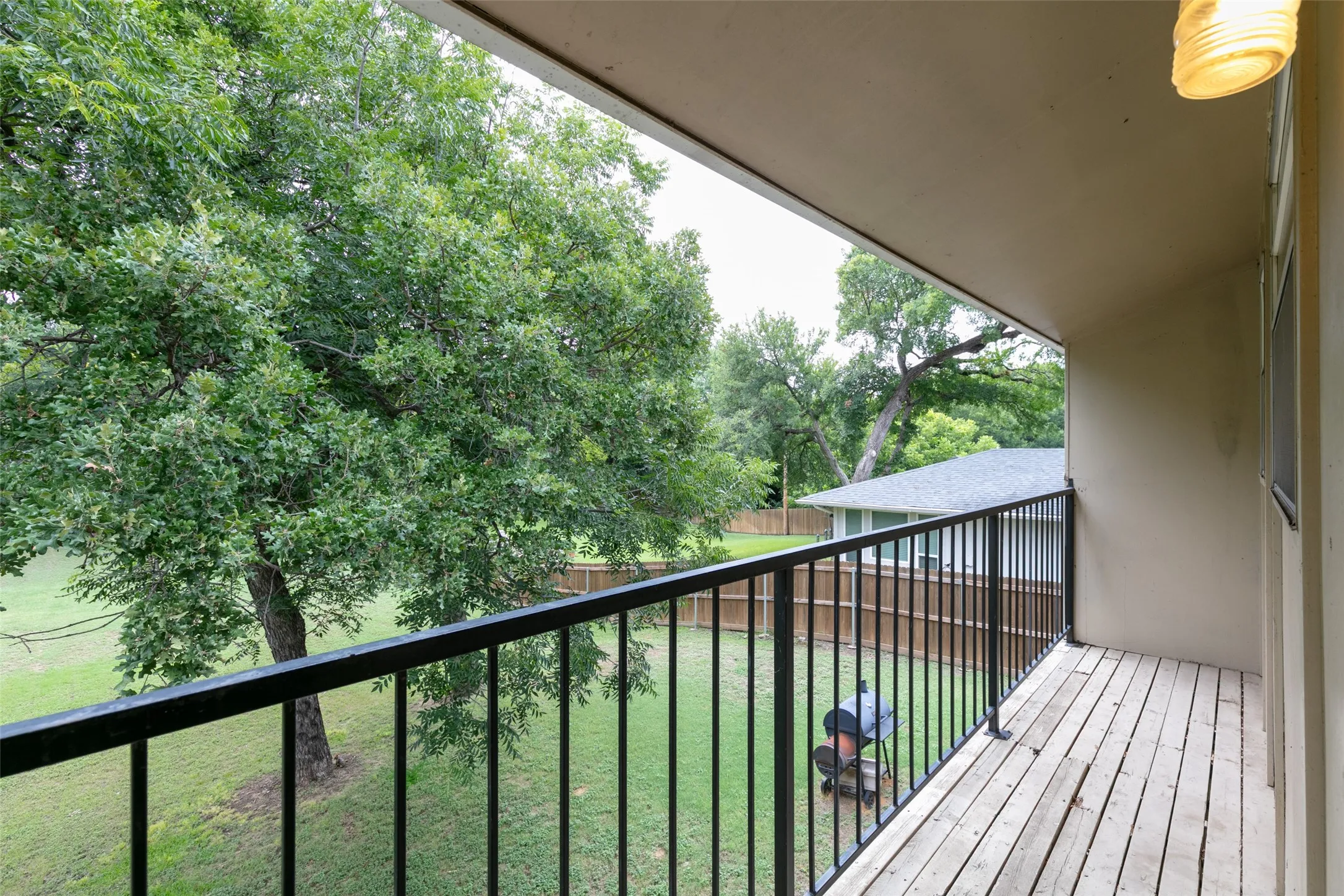 Quadruplex For Rent in Tarrant County , 1140 Tyra Lane C, Fort Worth, Texas 76114, 2 Bedroom, 2 Bathroom, Garage spaces, 1,250 Sqft, built in 1983, mls#21341604, Real Estate Agent in Fort Worth, Homes For Rent in Tarrant county, Homes For Rent in Fort Worth, Realtor in Fort Worth Texas, Real Estate Brokerage Independent Realty Texas, Luminita Cordes Realtor