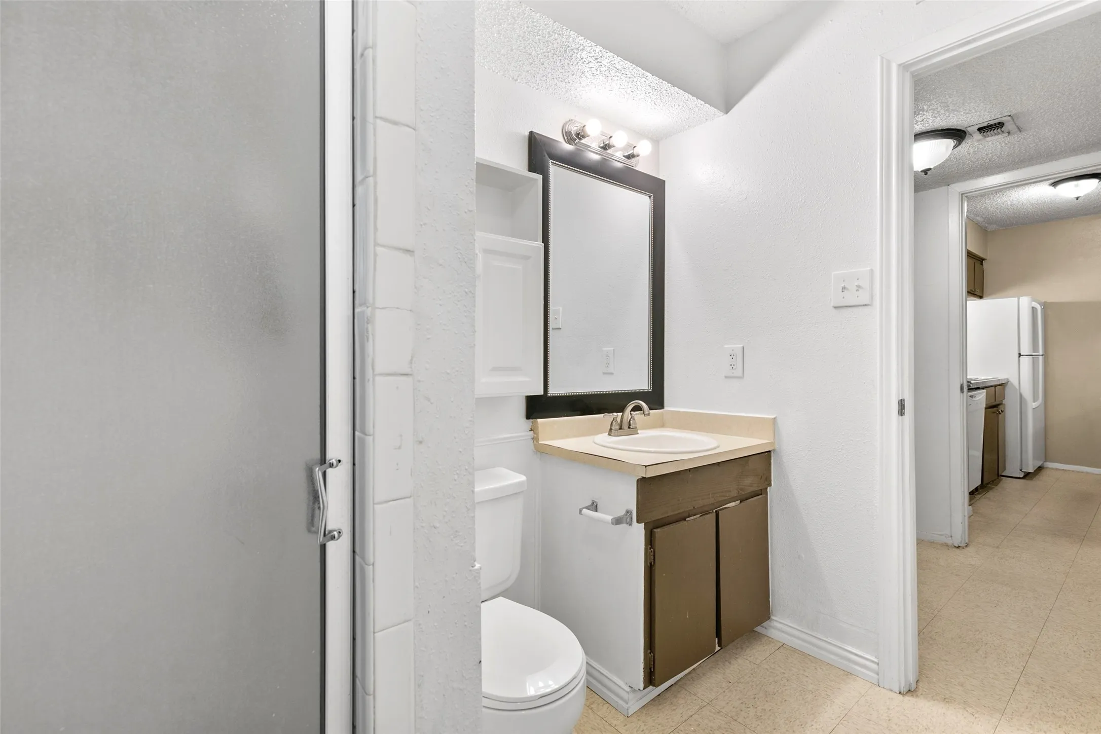 Quadruplex For Rent in Tarrant County , 1140 Tyra Lane C, Fort Worth, Texas 76114, 2 Bedroom, 2 Bathroom, Garage spaces, 1,250 Sqft, built in 1983, mls#21341604, Real Estate Agent in Fort Worth, Homes For Rent in Tarrant county, Homes For Rent in Fort Worth, Realtor in Fort Worth Texas, Real Estate Brokerage Independent Realty Texas, Luminita Cordes Realtor