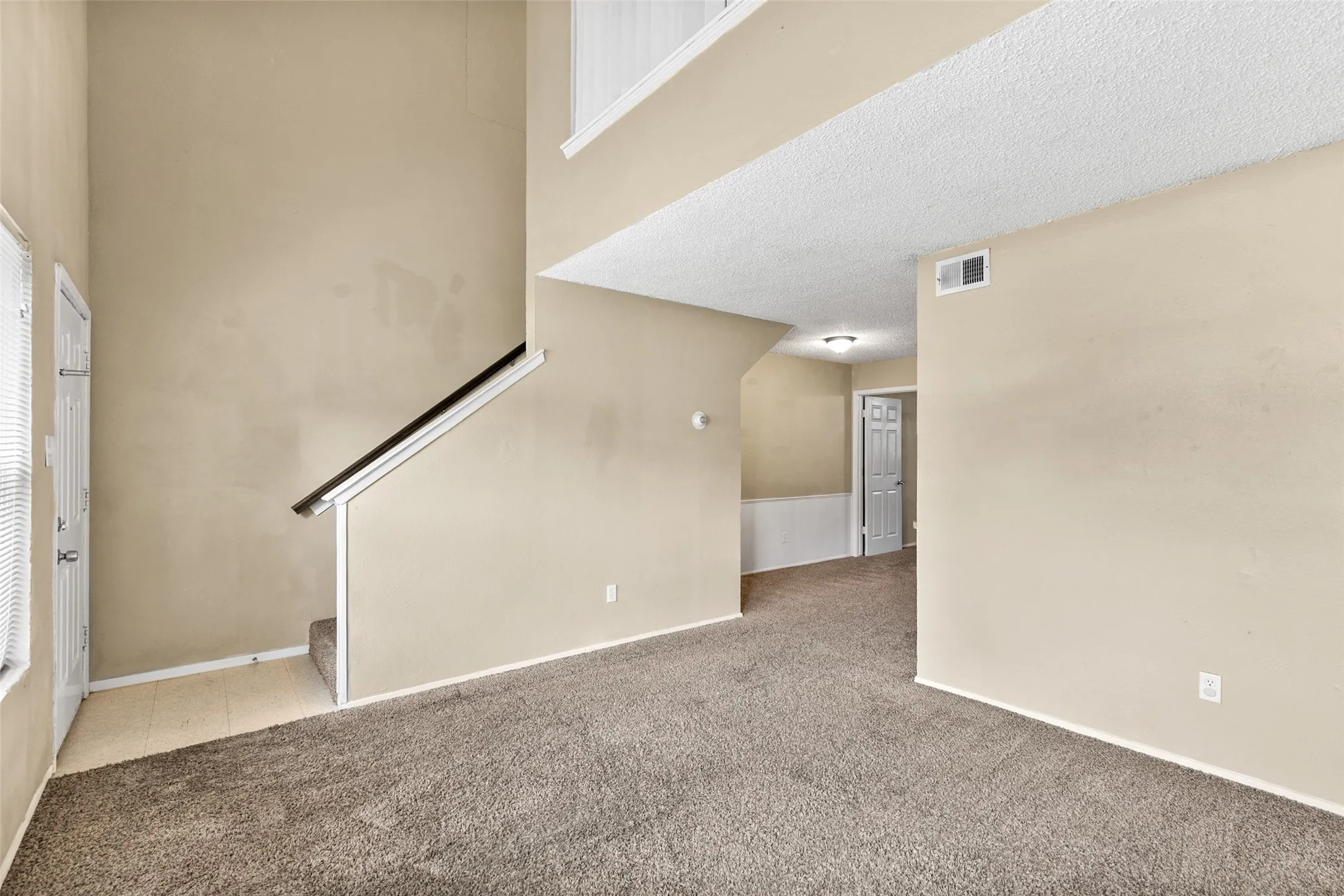 Quadruplex For Rent in Tarrant County , 1140 Tyra Lane C, Fort Worth, Texas 76114, 2 Bedroom, 2 Bathroom, Garage spaces, 1,250 Sqft, built in 1983, mls#21341604, Real Estate Agent in Fort Worth, Homes For Rent in Tarrant county, Homes For Rent in Fort Worth, Realtor in Fort Worth Texas, Real Estate Brokerage Independent Realty Texas, Luminita Cordes Realtor