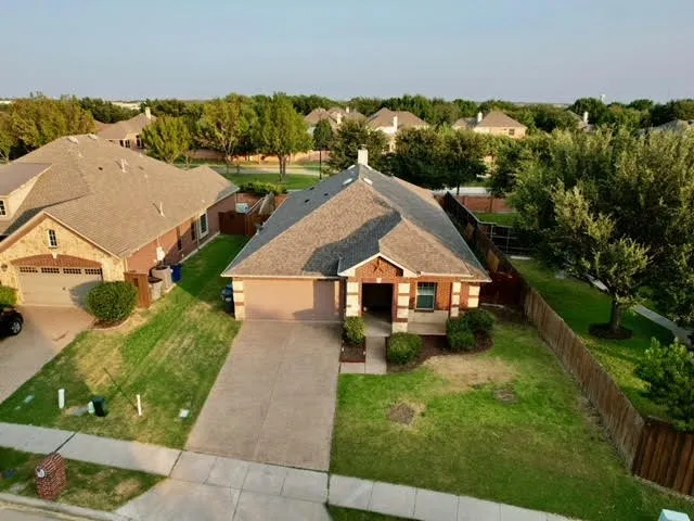 Single Family Residence For Sale in Denton County , 2500 Navasota Drive, Little Elm, Texas 75068, 4 Bedroom, 2 Bathroom, 2 Garage spaces, 2,093 Sqft, built in 2010, mls#21341587, Real Estate Agent in Little Elm, Homes For Sale in Denton county, Homes For Sale in Little Elm, Realtor in Little Elm Texas, Real Estate Brokerage Independent Realty Texas, Luminita Cordes Realtor