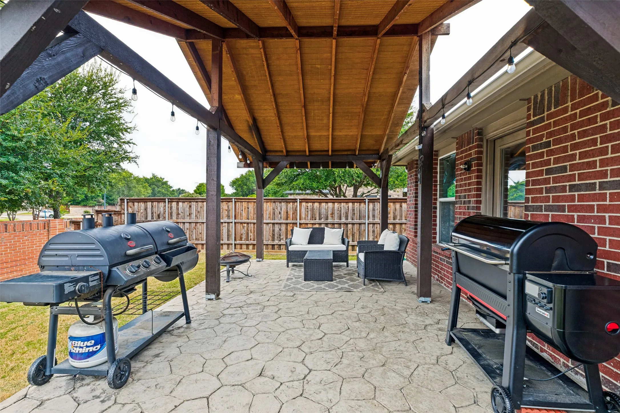 Single Family Residence For Sale in Denton County , 2500 Navasota Drive, Little Elm, Texas 75068, 4 Bedroom, 2 Bathroom, 2 Garage spaces, 2,093 Sqft, built in 2010, mls#21341587, Real Estate Agent in Little Elm, Homes For Sale in Denton county, Homes For Sale in Little Elm, Realtor in Little Elm Texas, Real Estate Brokerage Independent Realty Texas, Luminita Cordes Realtor