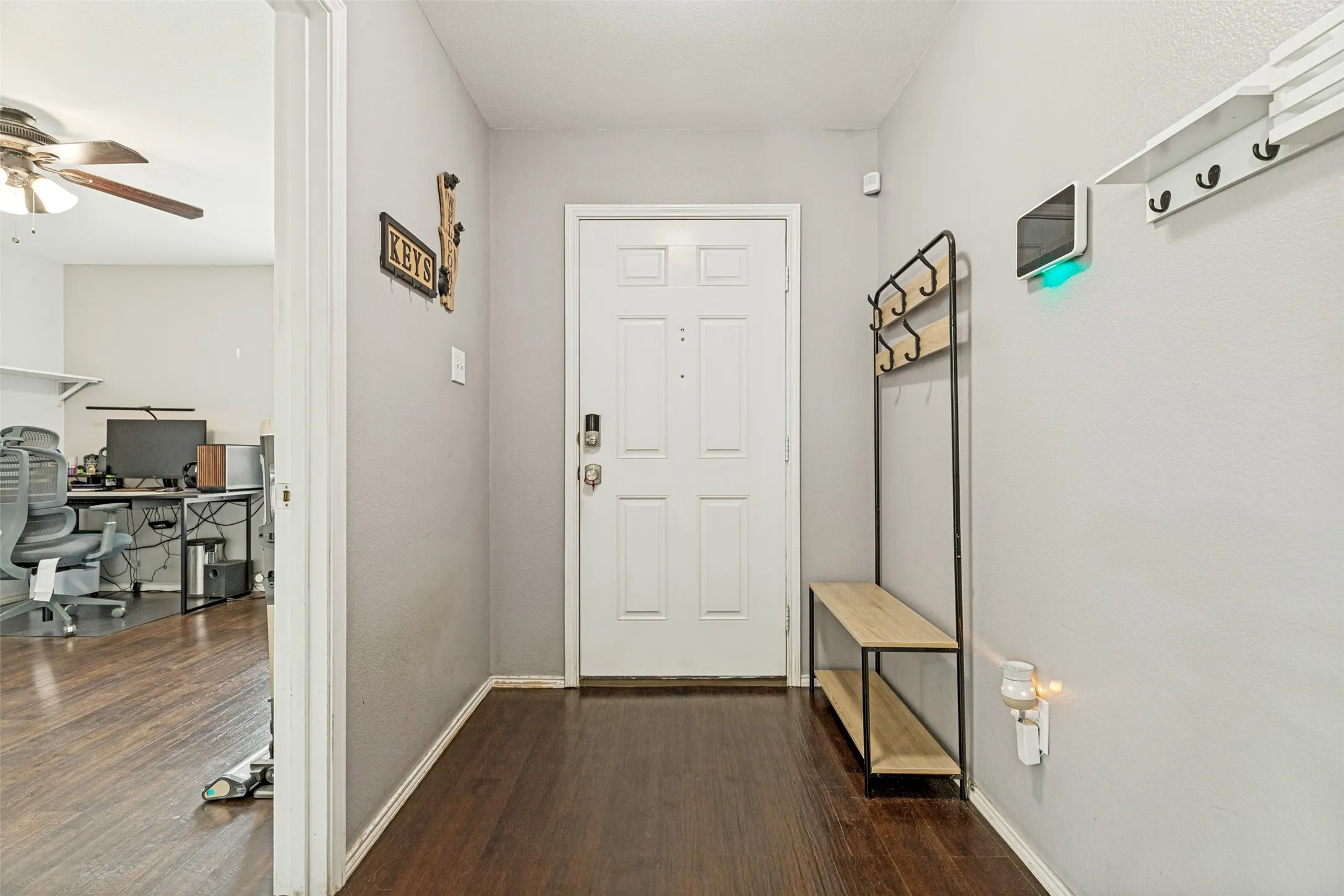 Single Family Residence For Sale in Denton County , 2500 Navasota Drive, Little Elm, Texas 75068, 4 Bedroom, 2 Bathroom, 2 Garage spaces, 2,093 Sqft, built in 2010, mls#21341587, Real Estate Agent in Little Elm, Homes For Sale in Denton county, Homes For Sale in Little Elm, Realtor in Little Elm Texas, Real Estate Brokerage Independent Realty Texas, Luminita Cordes Realtor