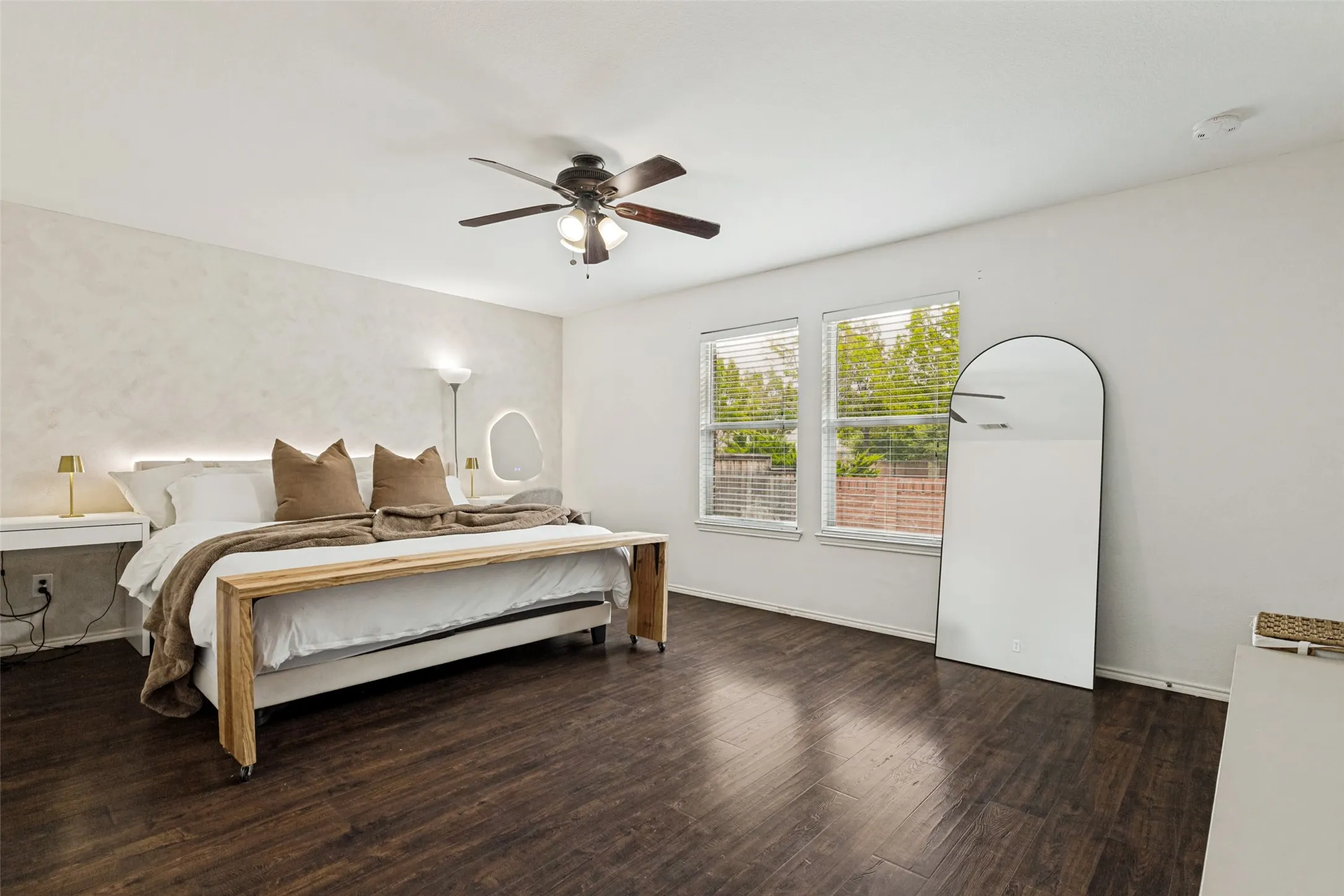 Single Family Residence For Sale in Denton County , 2500 Navasota Drive, Little Elm, Texas 75068, 4 Bedroom, 2 Bathroom, 2 Garage spaces, 2,093 Sqft, built in 2010, mls#21341587, Real Estate Agent in Little Elm, Homes For Sale in Denton county, Homes For Sale in Little Elm, Realtor in Little Elm Texas, Real Estate Brokerage Independent Realty Texas, Luminita Cordes Realtor