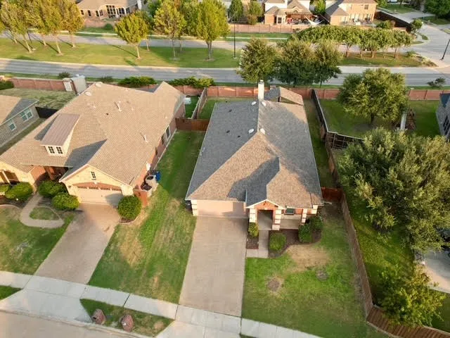 Single Family Residence For Sale in Denton County , 2500 Navasota Drive, Little Elm, Texas 75068, 4 Bedroom, 2 Bathroom, 2 Garage spaces, 2,093 Sqft, built in 2010, mls#21341587, Real Estate Agent in Little Elm, Homes For Sale in Denton county, Homes For Sale in Little Elm, Realtor in Little Elm Texas, Real Estate Brokerage Independent Realty Texas, Luminita Cordes Realtor