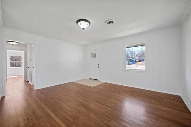 Single Family Residence For Sale in Collin County , 8760 S County Road, Frisco, Texas 75034, 3 Bedroom, 1 Bathroom, Garage spaces, 1,035 Sqft, built in 1956, mls#21336677, Real Estate Agent in Frisco, Homes For Sale in Collin county, Homes For Sale in Frisco, Realtor in Frisco Texas, Real Estate Brokerage Independent Realty Texas, Luminita Cordes Realtor