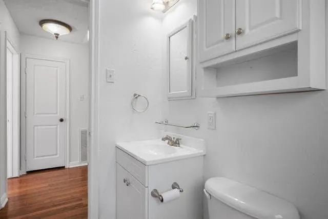 Single Family Residence For Sale in Collin County , 8760 S County Road, Frisco, Texas 75034, 3 Bedroom, 1 Bathroom, Garage spaces, 1,035 Sqft, built in 1956, mls#21336677, Real Estate Agent in Frisco, Homes For Sale in Collin county, Homes For Sale in Frisco, Realtor in Frisco Texas, Real Estate Brokerage Independent Realty Texas, Luminita Cordes Realtor