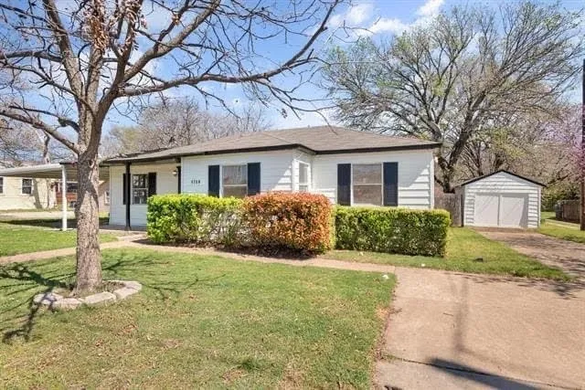 Single Family Residence For Sale in Collin County , 8760 S County Road, Frisco, Texas 75034, 3 Bedroom, 1 Bathroom, Garage spaces, 1,035 Sqft, built in 1956, mls#21336677, Real Estate Agent in Frisco, Homes For Sale in Collin county, Homes For Sale in Frisco, Realtor in Frisco Texas, Real Estate Brokerage Independent Realty Texas, Luminita Cordes Realtor