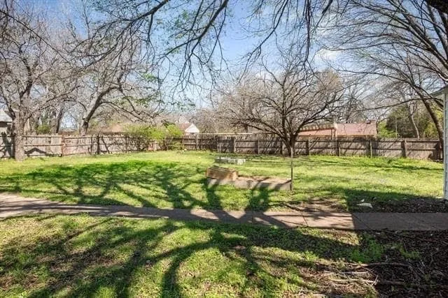 Single Family Residence For Sale in Collin County , 8760 S County Road, Frisco, Texas 75034, 3 Bedroom, 1 Bathroom, Garage spaces, 1,035 Sqft, built in 1956, mls#21336677, Real Estate Agent in Frisco, Homes For Sale in Collin county, Homes For Sale in Frisco, Realtor in Frisco Texas, Real Estate Brokerage Independent Realty Texas, Luminita Cordes Realtor