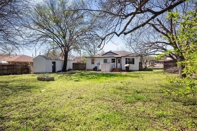 Single Family Residence For Sale in Collin County , 8760 S County Road, Frisco, Texas 75034, 3 Bedroom, 1 Bathroom, Garage spaces, 1,035 Sqft, built in 1956, mls#21336677, Real Estate Agent in Frisco, Homes For Sale in Collin county, Homes For Sale in Frisco, Realtor in Frisco Texas, Real Estate Brokerage Independent Realty Texas, Luminita Cordes Realtor
