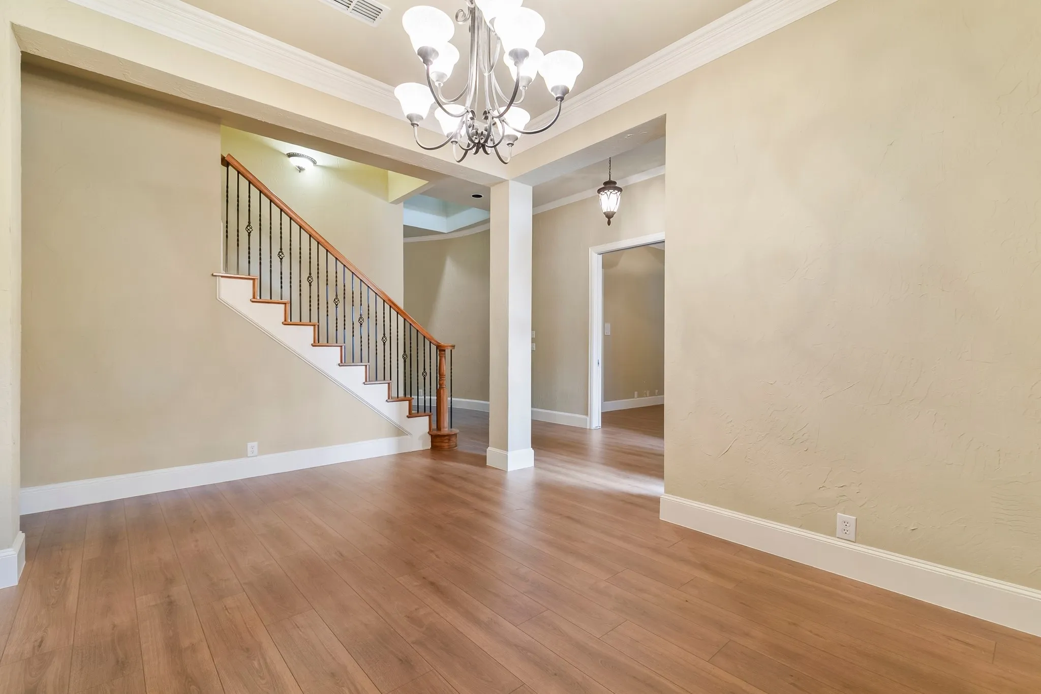 Single Family Residence For Sale in Dallas County , 1219 Winding Brook Drive, Garland, Texas 75044, 4 Bedroom, 3 Bathroom, 3 Garage spaces, 3,678 Sqft, built in 2000, mls#21341599, Real Estate Agent in Garland, Homes For Sale in Dallas county, Homes For Sale in Garland, Realtor in Garland Texas, Real Estate Brokerage Independent Realty Texas, Luminita Cordes Realtor