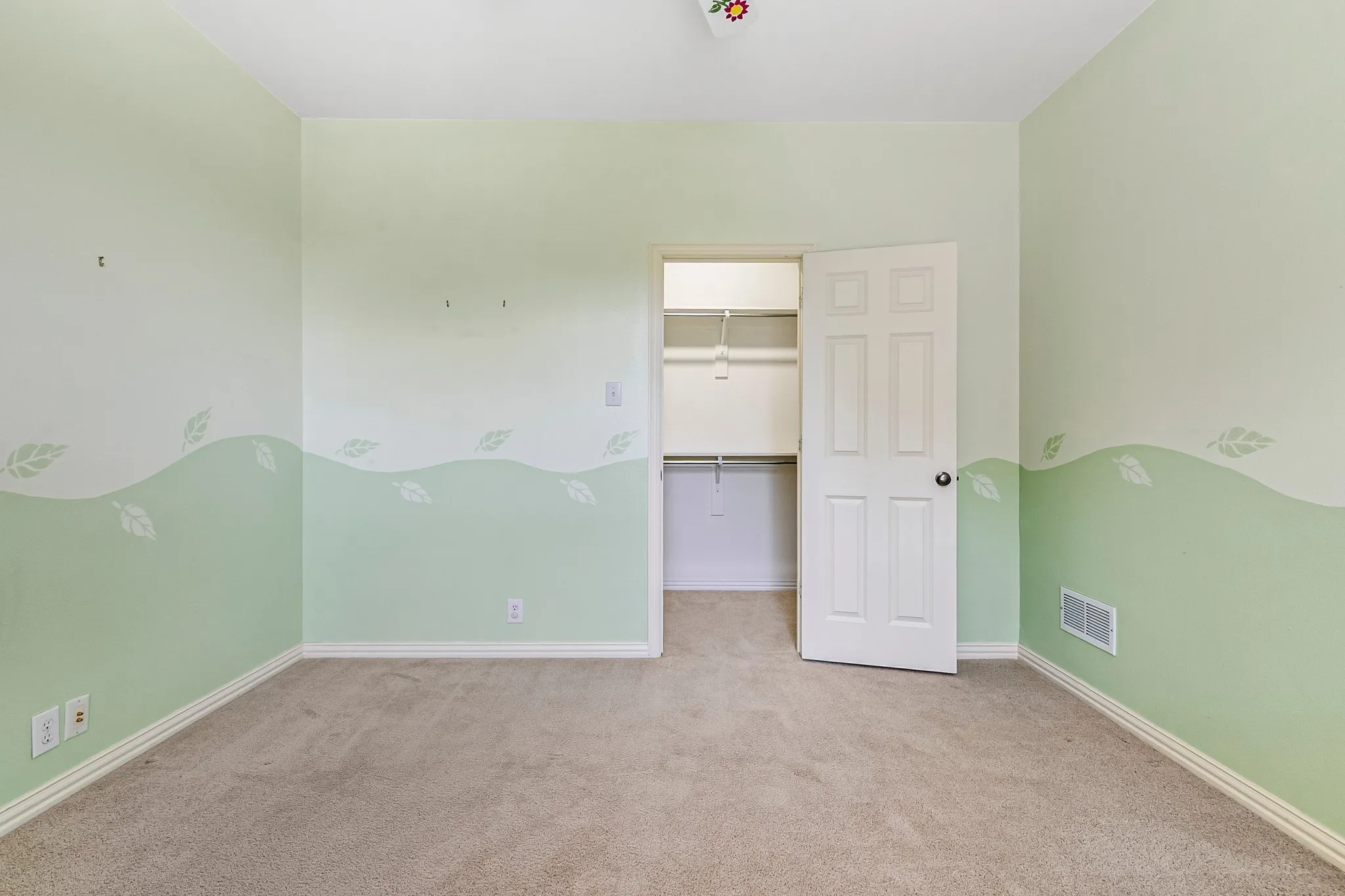 Single Family Residence For Sale in Dallas County , 1219 Winding Brook Drive, Garland, Texas 75044, 4 Bedroom, 3 Bathroom, 3 Garage spaces, 3,678 Sqft, built in 2000, mls#21341599, Real Estate Agent in Garland, Homes For Sale in Dallas county, Homes For Sale in Garland, Realtor in Garland Texas, Real Estate Brokerage Independent Realty Texas, Luminita Cordes Realtor