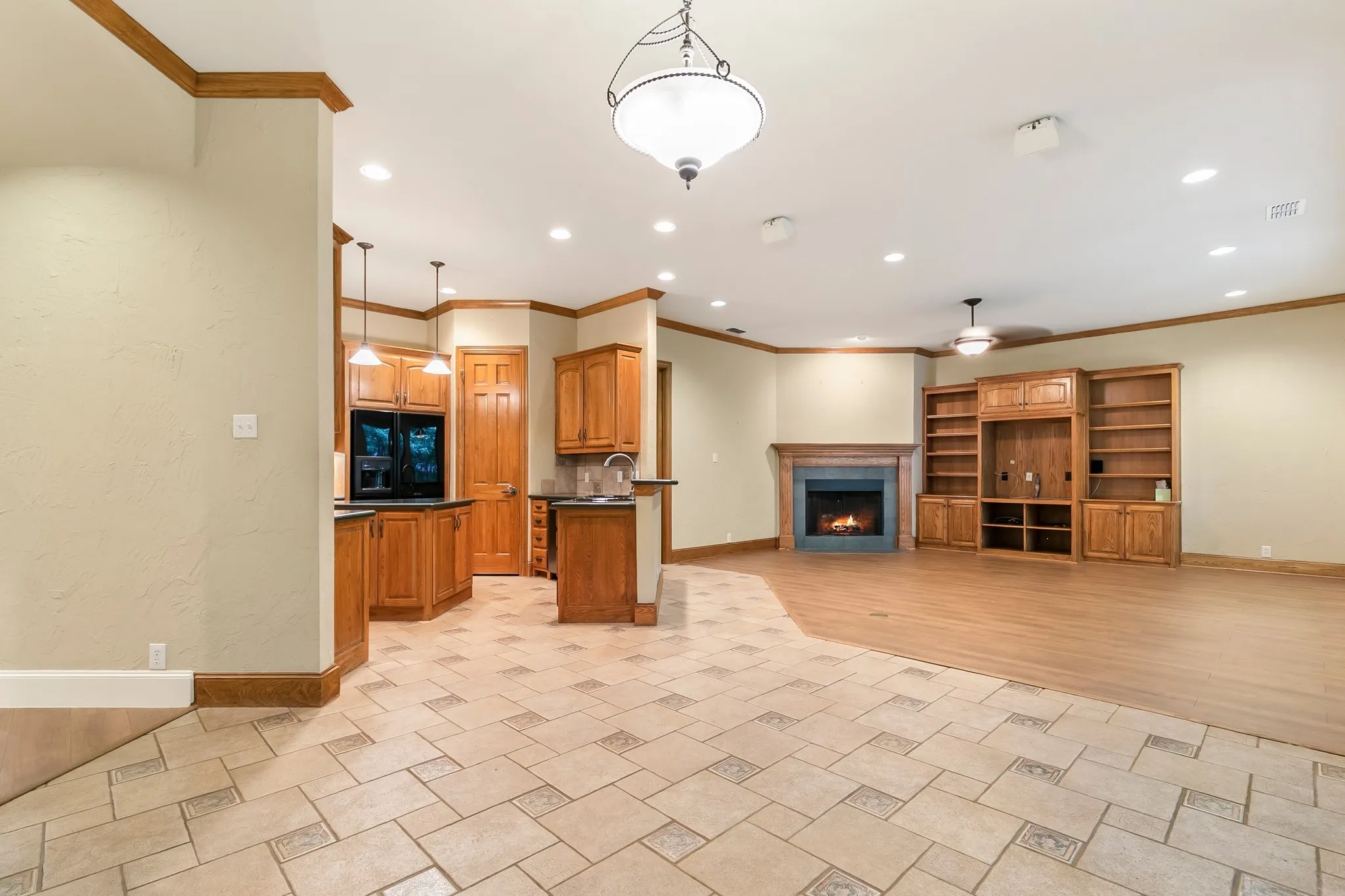 Single Family Residence For Sale in Dallas County , 1219 Winding Brook Drive, Garland, Texas 75044, 4 Bedroom, 3 Bathroom, 3 Garage spaces, 3,678 Sqft, built in 2000, mls#21341599, Real Estate Agent in Garland, Homes For Sale in Dallas county, Homes For Sale in Garland, Realtor in Garland Texas, Real Estate Brokerage Independent Realty Texas, Luminita Cordes Realtor