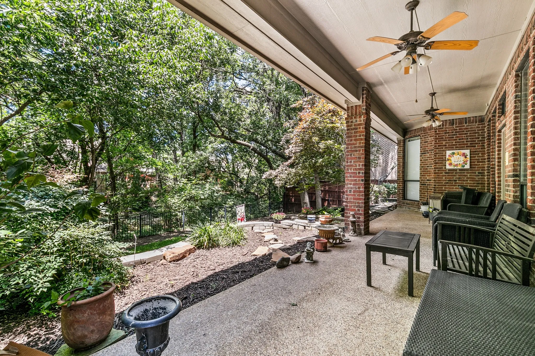 Single Family Residence For Sale in Dallas County , 1219 Winding Brook Drive, Garland, Texas 75044, 4 Bedroom, 3 Bathroom, 3 Garage spaces, 3,678 Sqft, built in 2000, mls#21341599, Real Estate Agent in Garland, Homes For Sale in Dallas county, Homes For Sale in Garland, Realtor in Garland Texas, Real Estate Brokerage Independent Realty Texas, Luminita Cordes Realtor