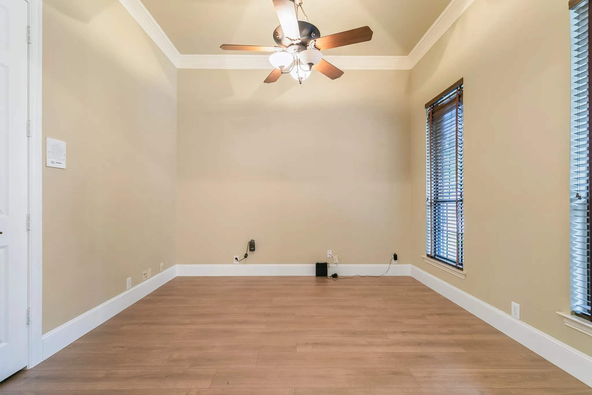 Single Family Residence For Sale in Dallas County , 1219 Winding Brook Drive, Garland, Texas 75044, 4 Bedroom, 3 Bathroom, 3 Garage spaces, 3,678 Sqft, built in 2000, mls#21341599, Real Estate Agent in Garland, Homes For Sale in Dallas county, Homes For Sale in Garland, Realtor in Garland Texas, Real Estate Brokerage Independent Realty Texas, Luminita Cordes Realtor