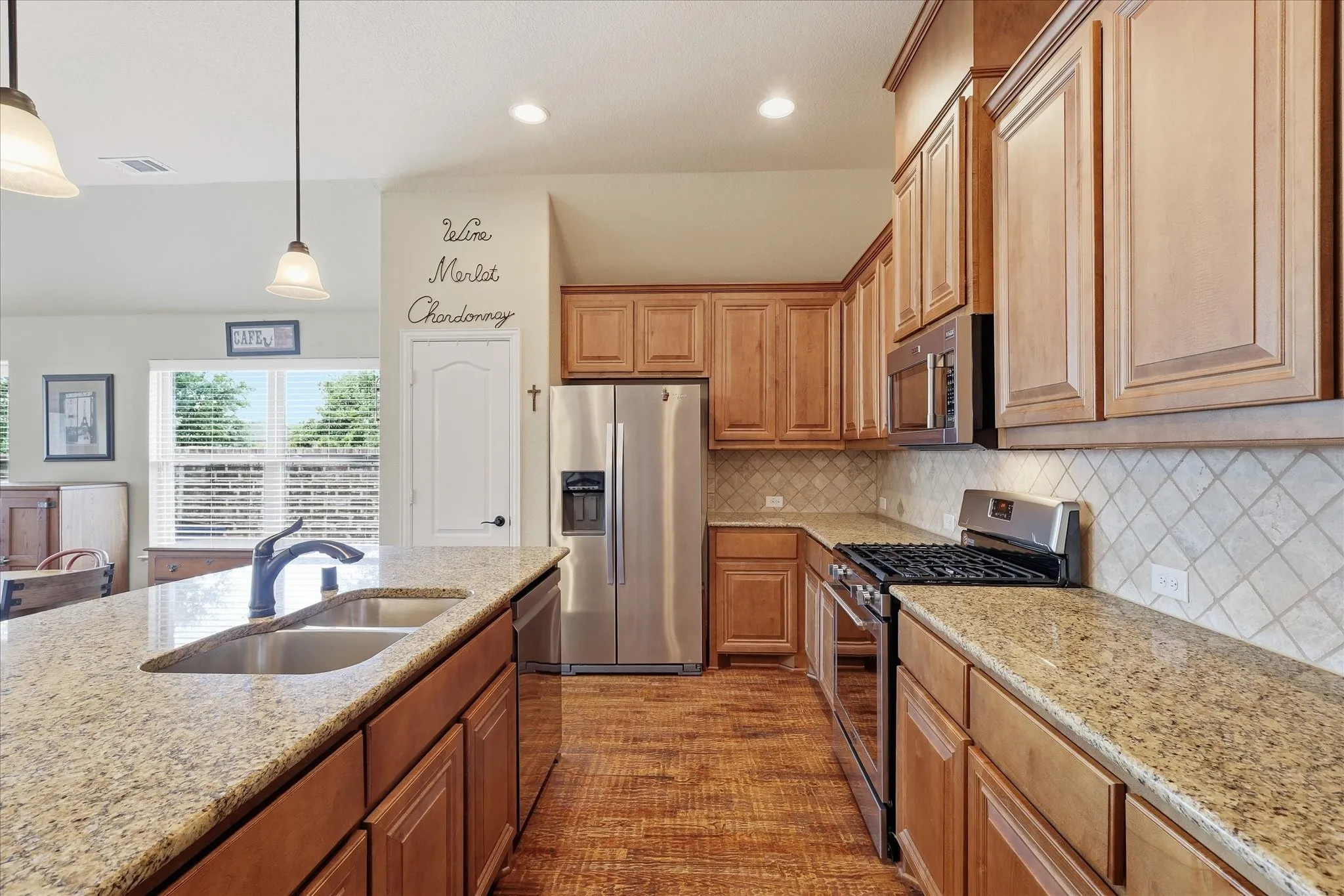 Single Family Residence For Sale in Collin County , 4200 Cherry Lane, Melissa, Texas 75454, 3 Bedroom, 2 Bathroom, 2 Garage spaces, 1,970 Sqft, built in 2017, mls#21340699, Real Estate Agent in Melissa, Homes For Sale in Collin county, Homes For Sale in Melissa, Realtor in Melissa Texas, Real Estate Brokerage Independent Realty Texas, Luminita Cordes Realtor