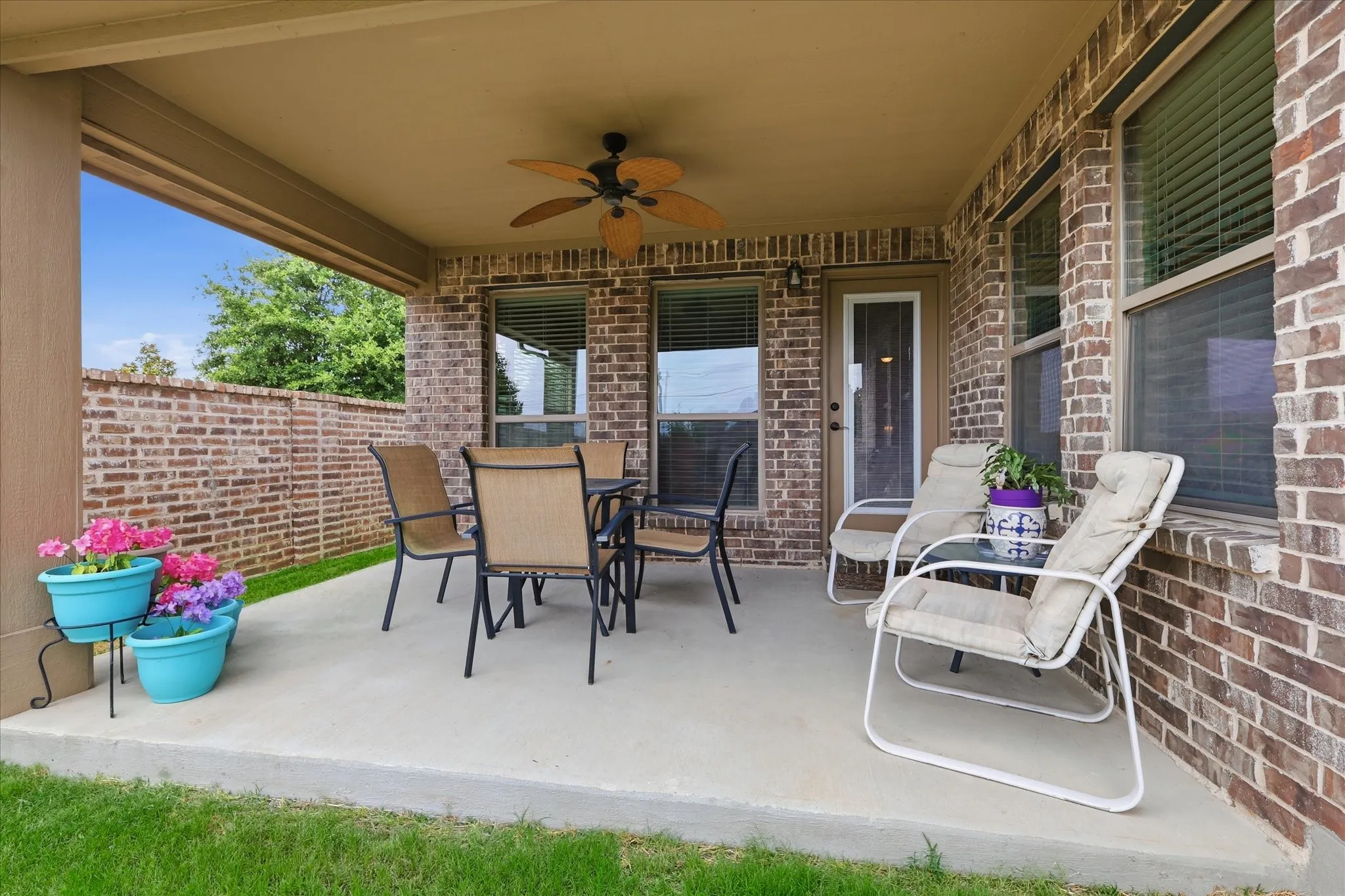 Single Family Residence For Sale in Collin County , 4200 Cherry Lane, Melissa, Texas 75454, 3 Bedroom, 2 Bathroom, 2 Garage spaces, 1,970 Sqft, built in 2017, mls#21340699, Real Estate Agent in Melissa, Homes For Sale in Collin county, Homes For Sale in Melissa, Realtor in Melissa Texas, Real Estate Brokerage Independent Realty Texas, Luminita Cordes Realtor