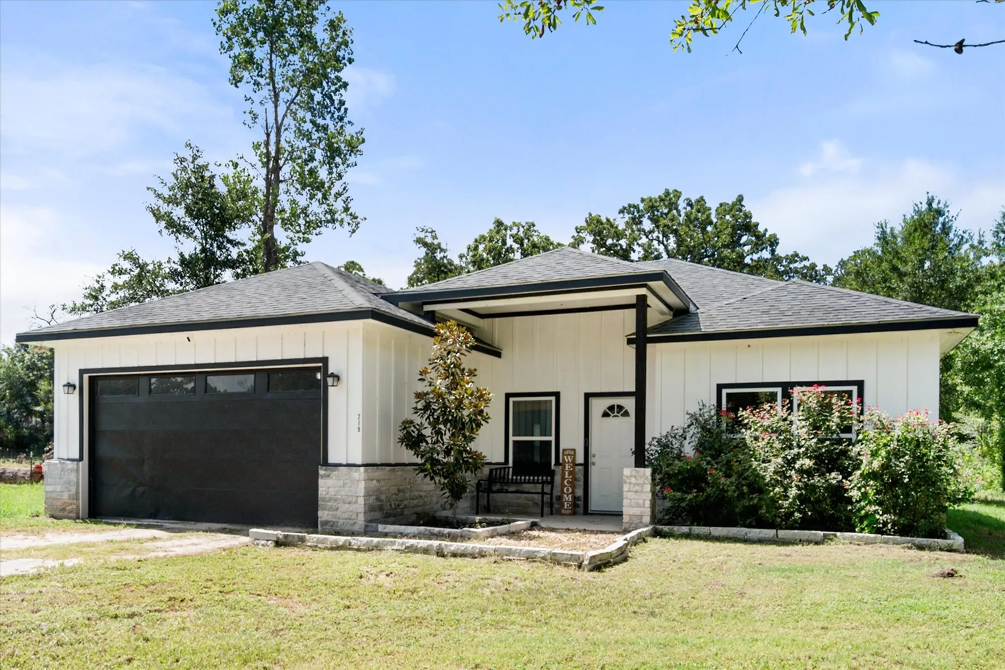 Single Family Residence For Sale in Freestone County , 219 County Road 1260, Fairfield, Texas 75840, 3 Bedroom, 2 Bathroom, 1 Garage spaces, 1,364 Sqft, built in 2023, mls#21338530, Real Estate Agent in Fairfield, Homes For Sale in Freestone county, Homes For Sale in Fairfield, Realtor in Fairfield Texas, Real Estate Brokerage Independent Realty Texas, Luminita Cordes Realtor
