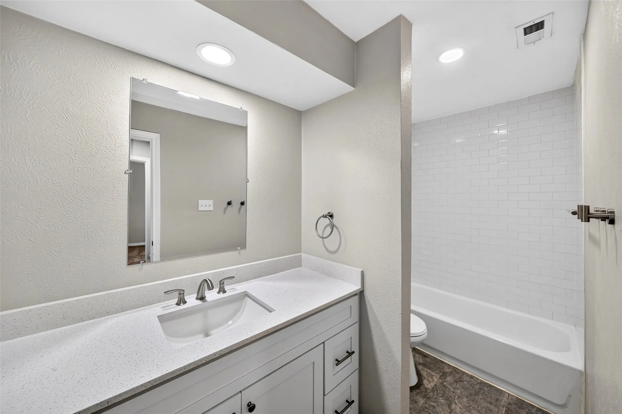 Single Family Residence For Sale in Dallas County , 6026 White Rose Trail, Dallas, Texas 75248, 3 Bedroom, 2 Bathroom, 2 Garage spaces, 2,320 Sqft, built in 1979, Price $600,000, mls#21341524, Real Estate Agent in Dallas, Homes For Sale in Dallas county, Homes For Sale in Dallas, Realtor in Dallas Texas, Real Estate Brokerage Independent Realty Texas, Luminita Cordes Realtor