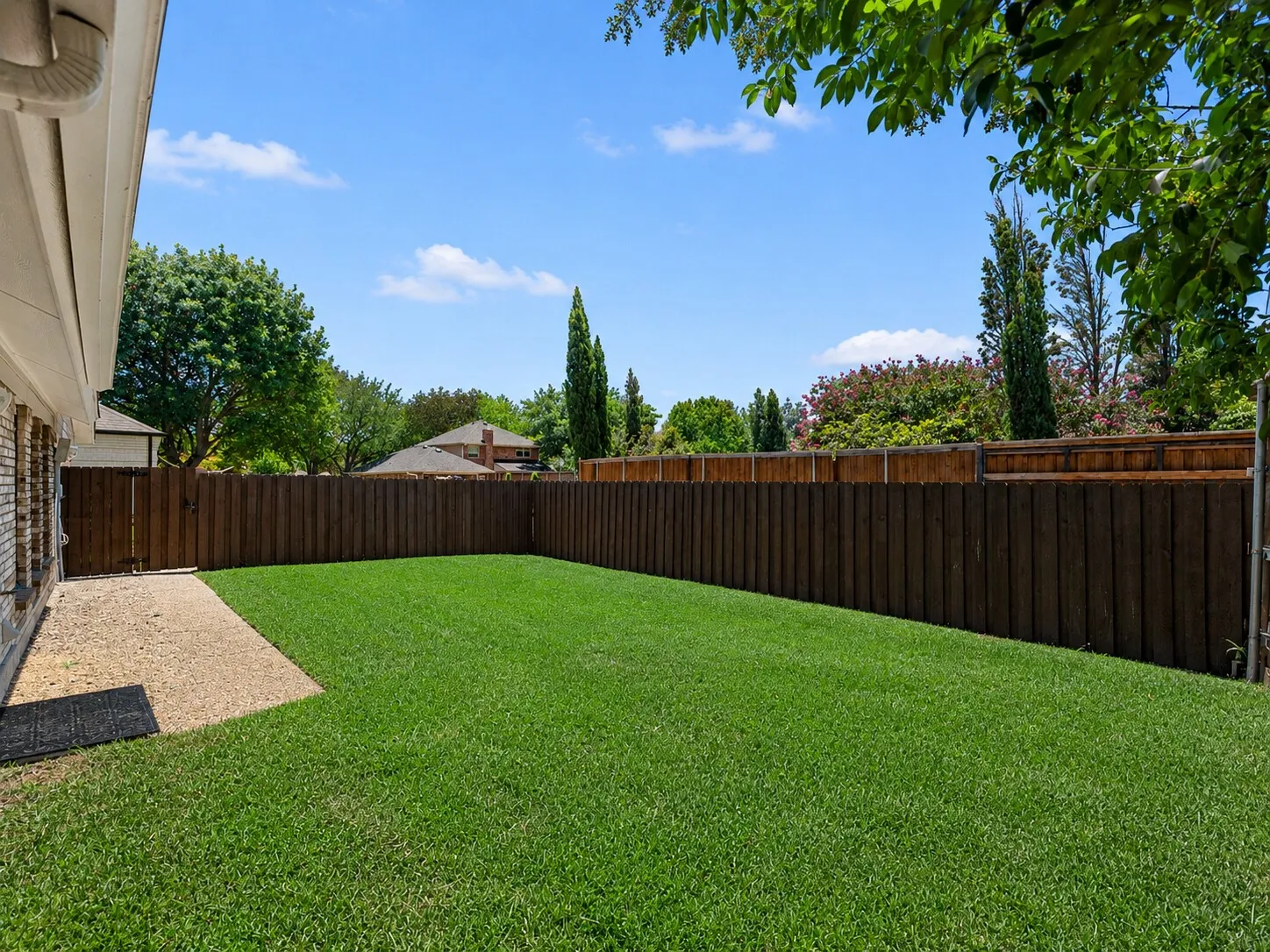 Single Family Residence For Sale in Dallas County , 6026 White Rose Trail, Dallas, Texas 75248, 3 Bedroom, 2 Bathroom, 2 Garage spaces, 2,320 Sqft, built in 1979, Price $600,000, mls#21341524, Real Estate Agent in Dallas, Homes For Sale in Dallas county, Homes For Sale in Dallas, Realtor in Dallas Texas, Real Estate Brokerage Independent Realty Texas, Luminita Cordes Realtor
