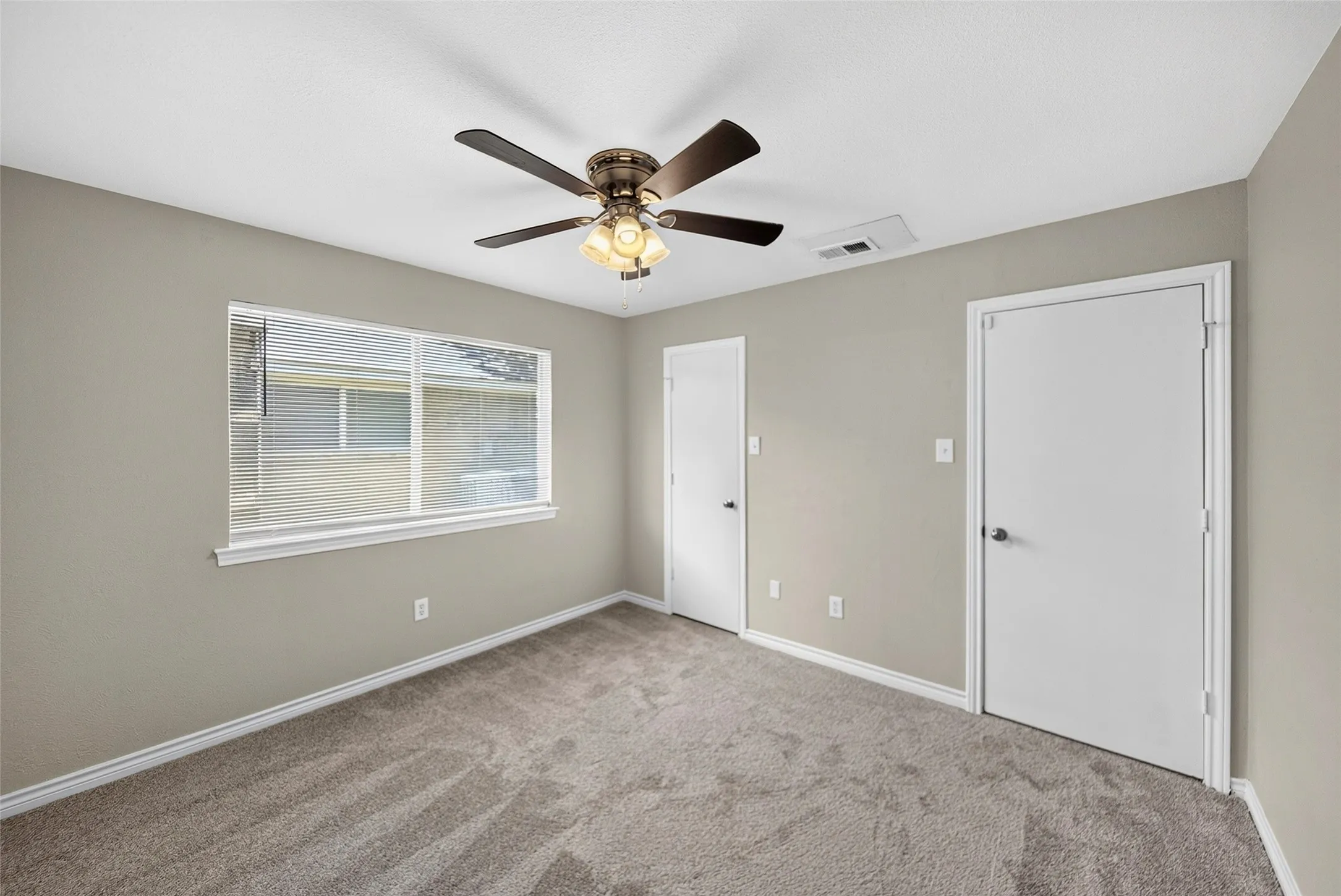 Single Family Residence For Sale in Dallas County , 6026 White Rose Trail, Dallas, Texas 75248, 3 Bedroom, 2 Bathroom, 2 Garage spaces, 2,320 Sqft, built in 1979, Price $600,000, mls#21341524, Real Estate Agent in Dallas, Homes For Sale in Dallas county, Homes For Sale in Dallas, Realtor in Dallas Texas, Real Estate Brokerage Independent Realty Texas, Luminita Cordes Realtor
