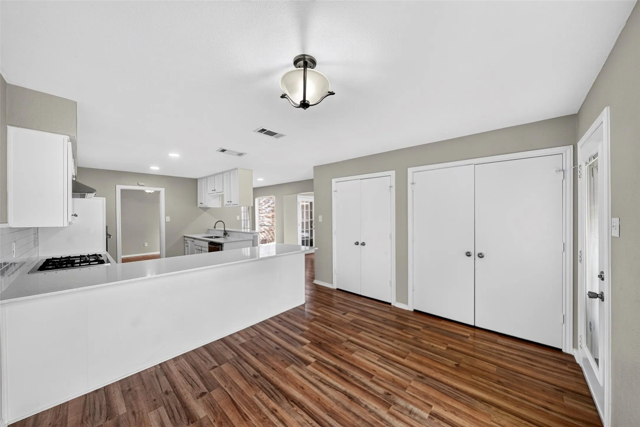 Single Family Residence For Sale in Dallas County , 6026 White Rose Trail, Dallas, Texas 75248, 3 Bedroom, 2 Bathroom, 2 Garage spaces, 2,320 Sqft, built in 1979, Price $600,000, mls#21341524, Real Estate Agent in Dallas, Homes For Sale in Dallas county, Homes For Sale in Dallas, Realtor in Dallas Texas, Real Estate Brokerage Independent Realty Texas, Luminita Cordes Realtor